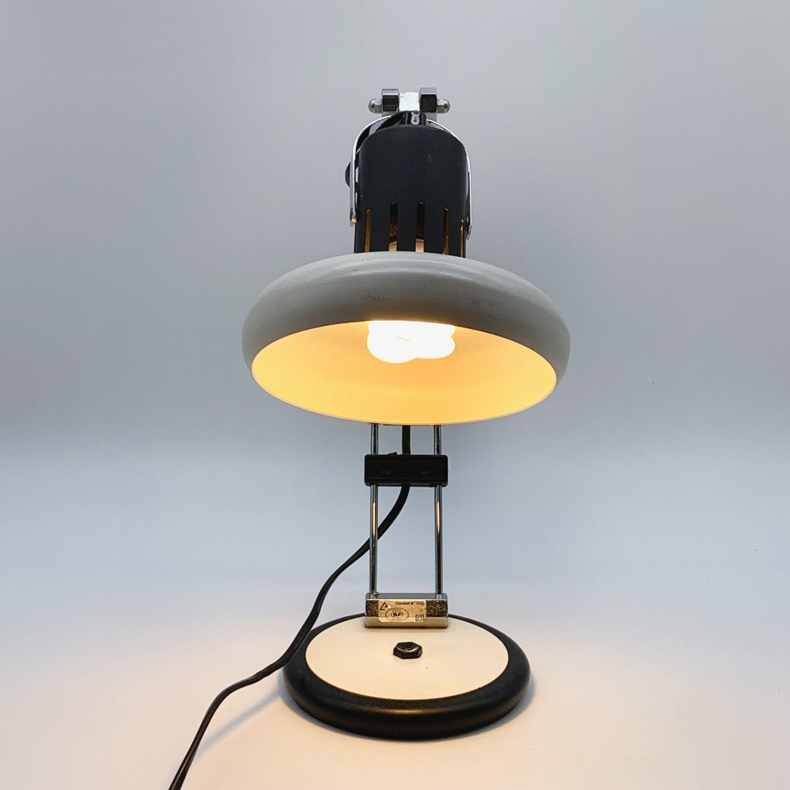 LAMPE DE BUREAU INDUSTRIEL BLANCHE ET CHROME, 1970