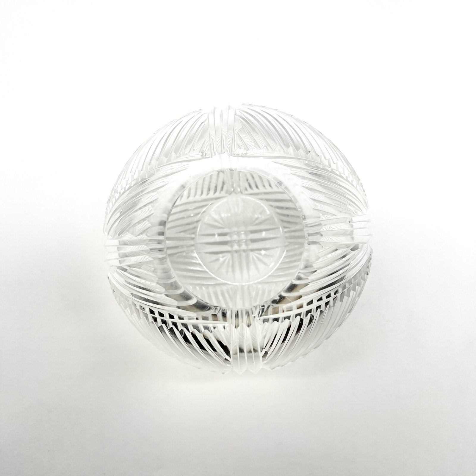 VASE BOULE EN VERRE SCULPTE, ART NOUVEAU