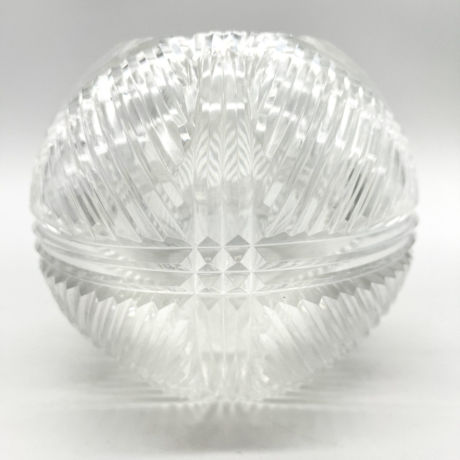 VASE BOULE EN VERRE SCULPTE, ART NOUVEAU