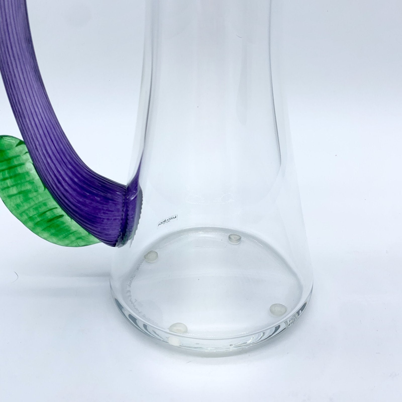 PICHET “FENIX” EN VERRE PAR KJELL ENGMAN POUR KOSTA BODA – SUÈDE, 1992