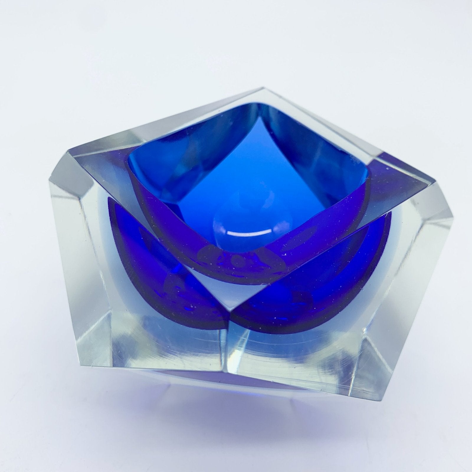 CENDRIER DIAMANT EN VERRE SOMMERSO PAR FLAVIO POLI – MURANO, 1950