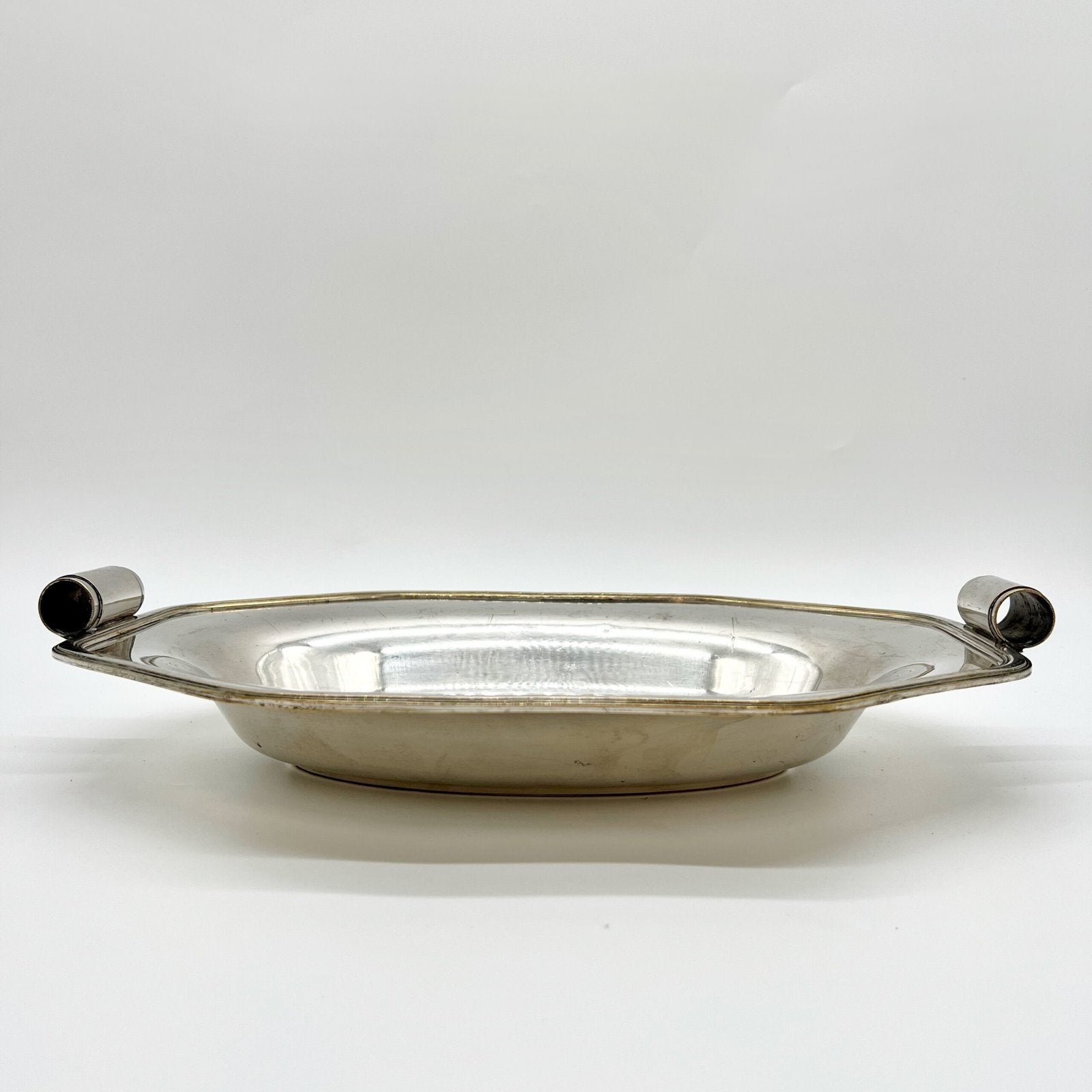 PLAT OVALE EN MÉTAL ARGENTÉ, 1940s