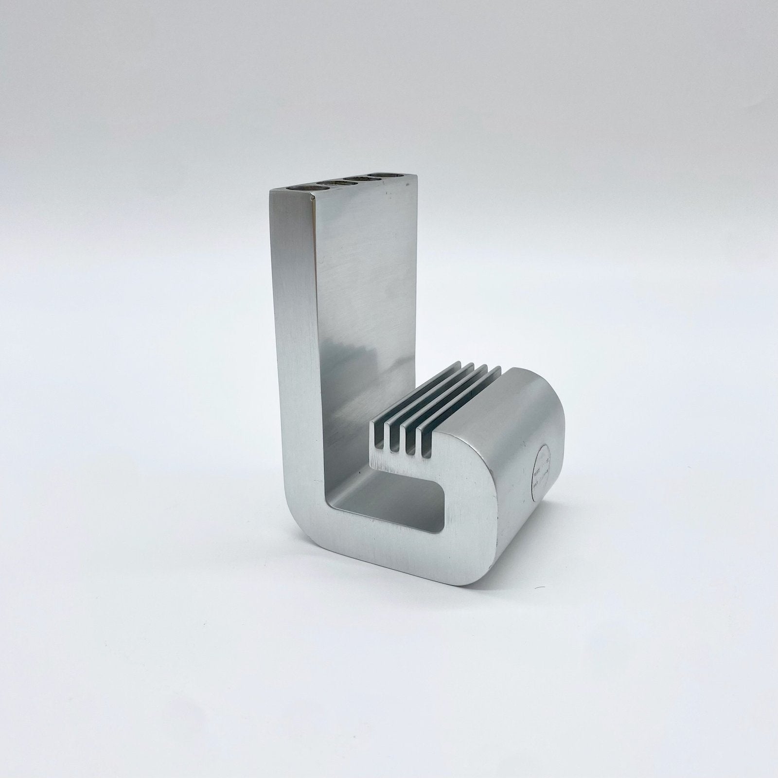 PORTE-STYLO / PRESSE-PAPIER - ALUMINIUM PAR PIERRE VANDEL – 1970s