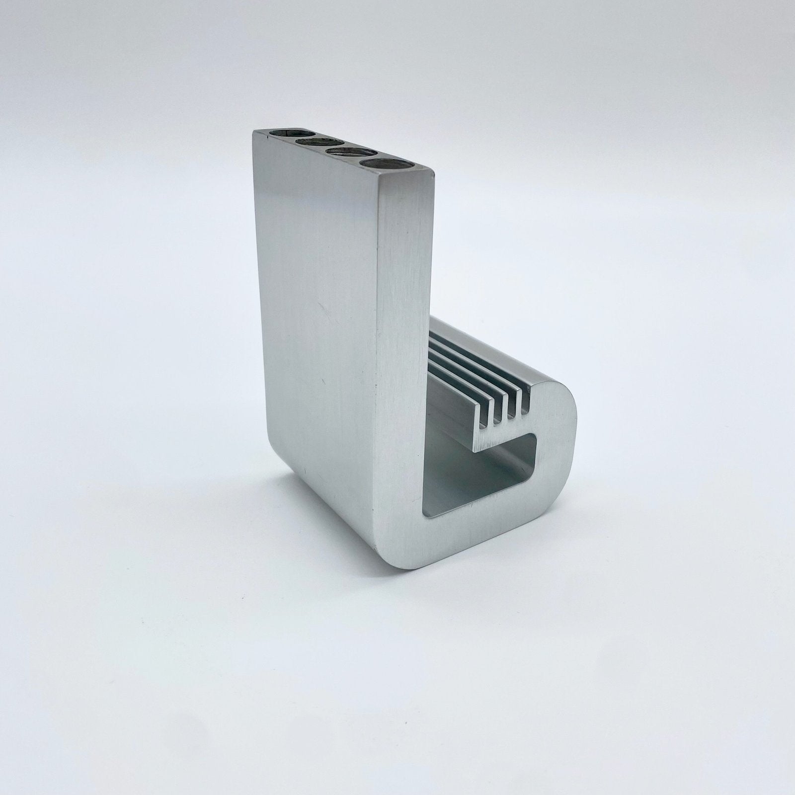 PORTE-STYLO / PRESSE-PAPIER - ALUMINIUM PAR PIERRE VANDEL – 1970s