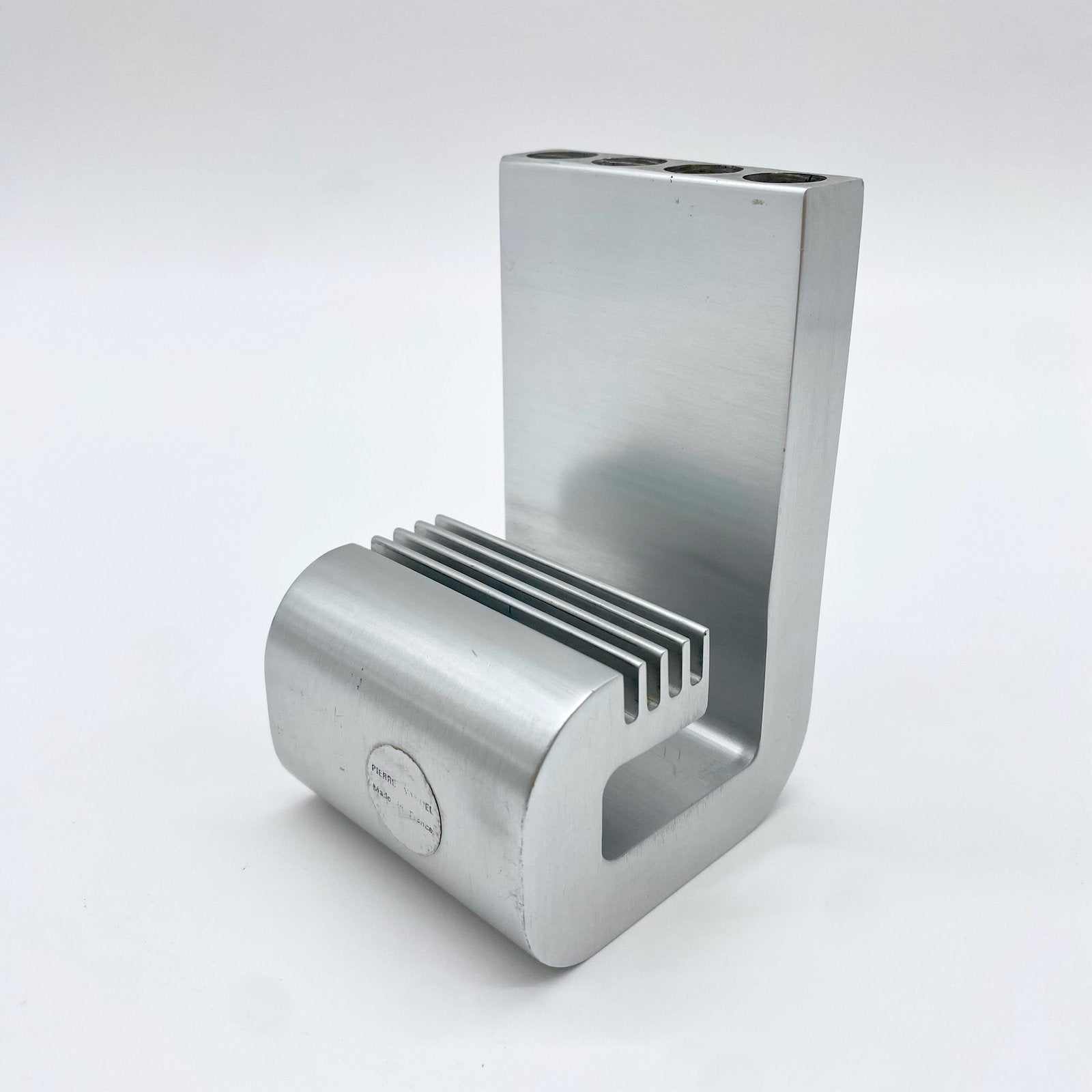 PORTE-STYLO / PRESSE-PAPIER - ALUMINIUM PAR PIERRE VANDEL – 1970s