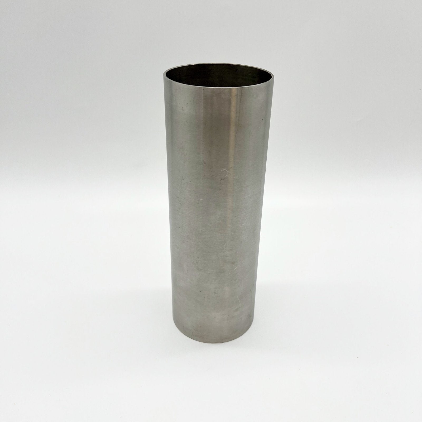 VASE ROULEAU / PIQUE-FLEURS INTÉGRÉ – ALUMINIUM BROSSÉ, 1970s