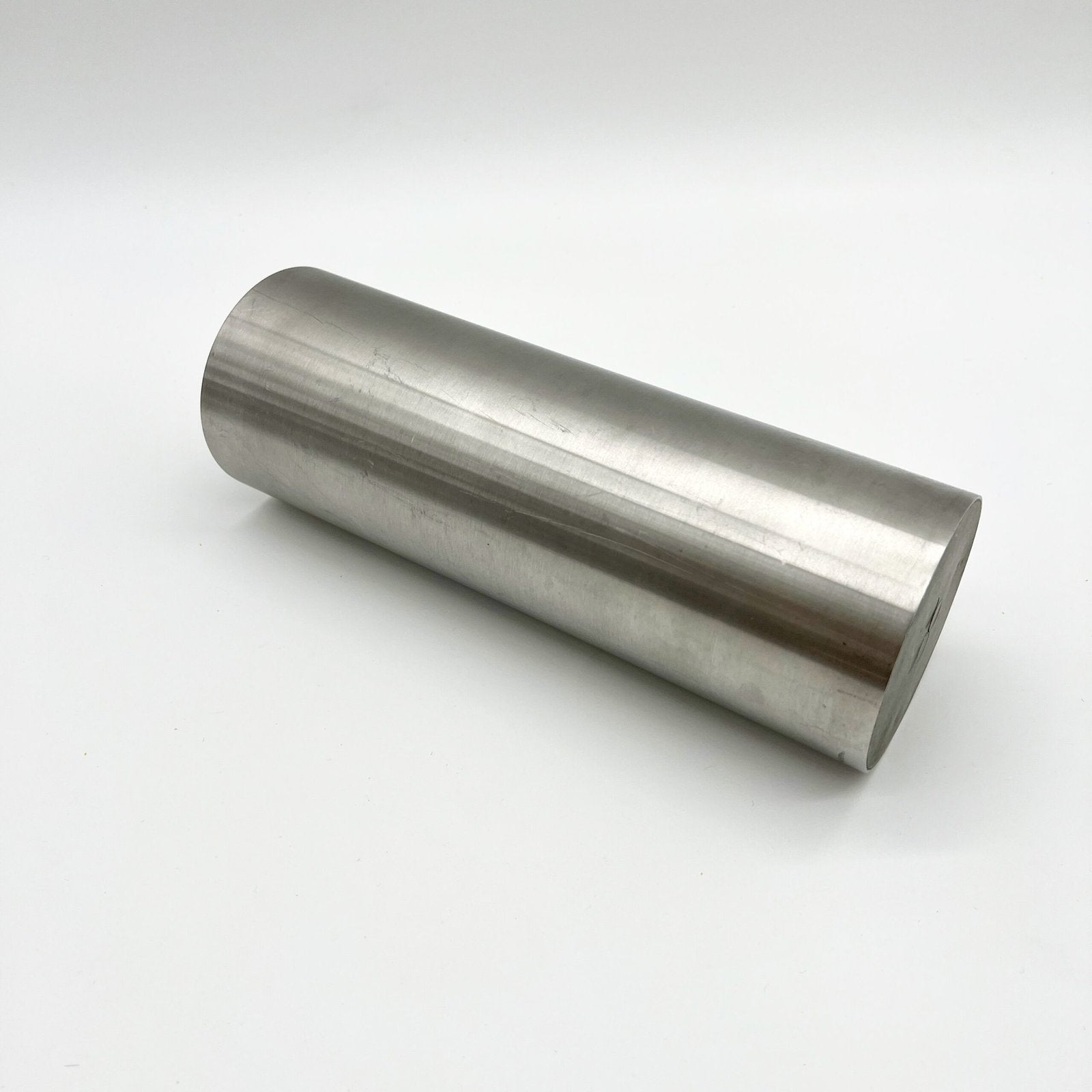 VASE ROULEAU / PIQUE-FLEURS INTÉGRÉ – ALUMINIUM BROSSÉ, 1970s
