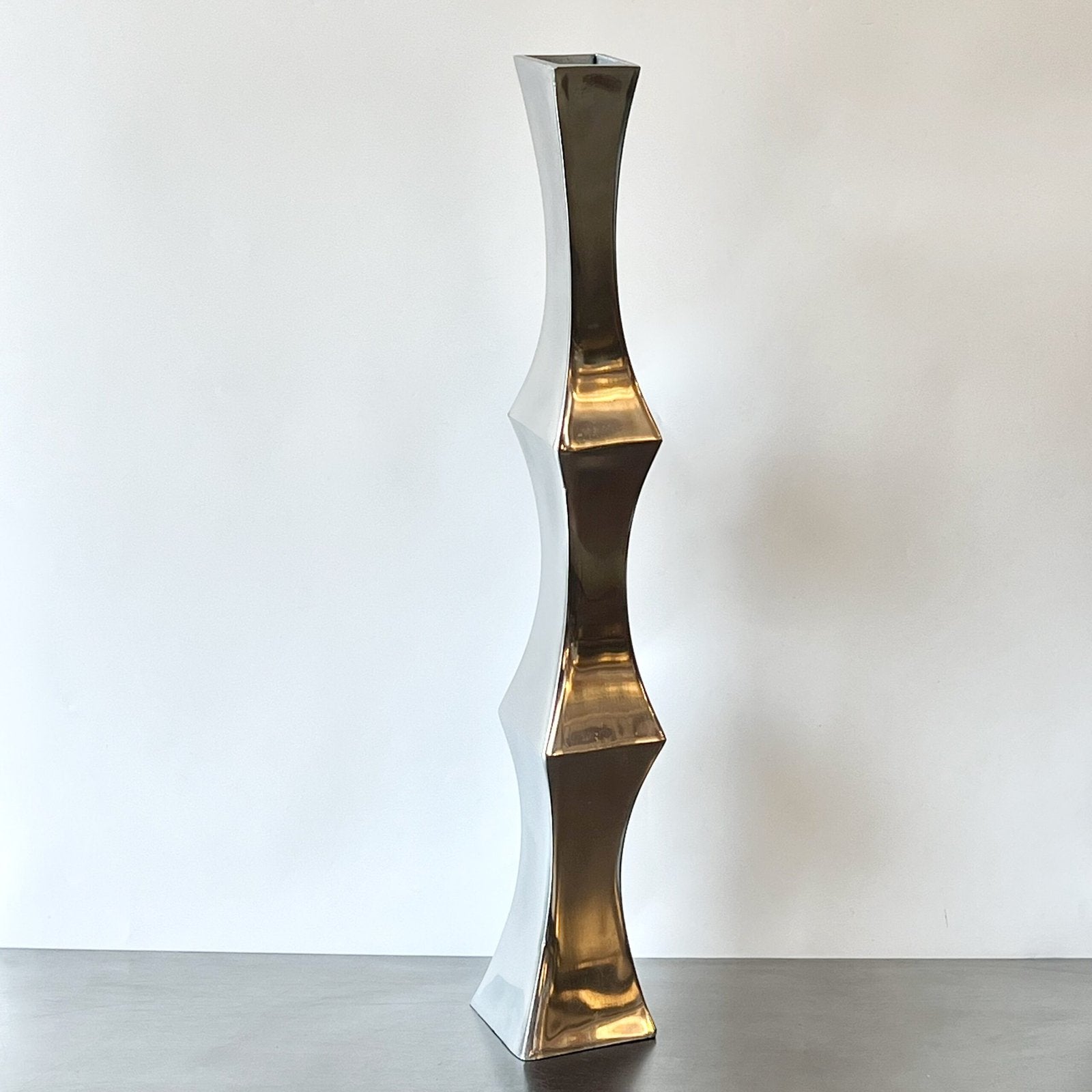 VASE "TOTEM" XXL / FONTE D’ALUMINIUM – 1980s