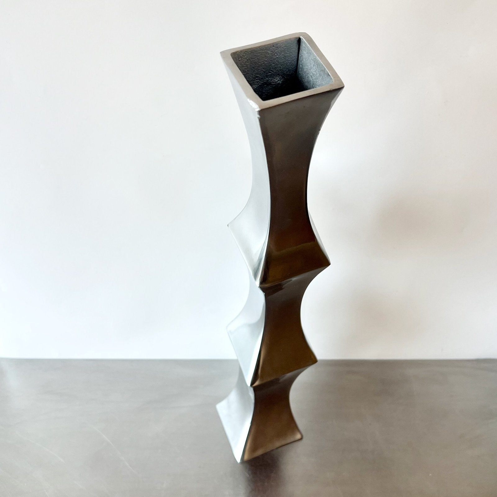 VASE "TOTEM" XXL / FONTE D’ALUMINIUM – 1980s