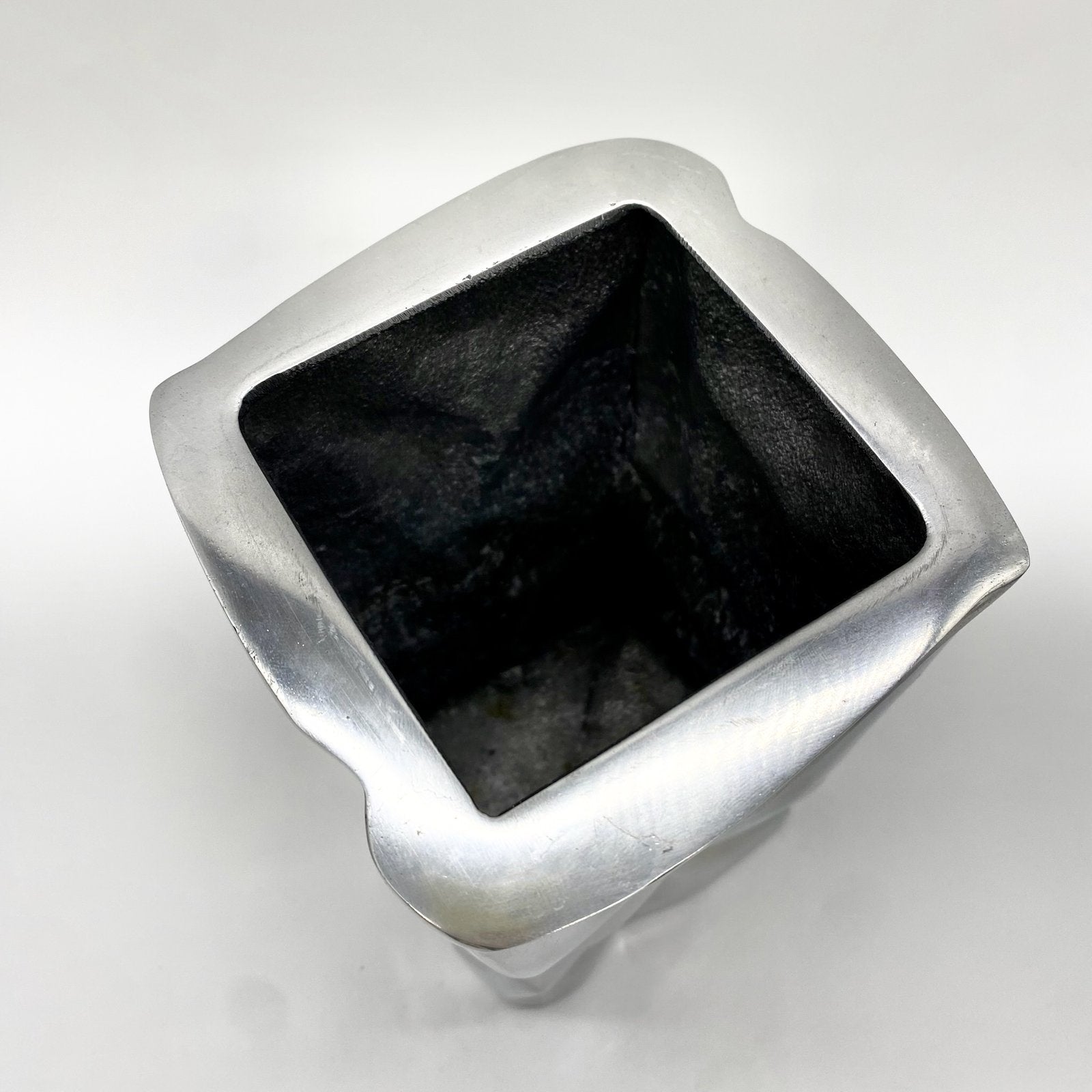 VASE "FROISSÉ" / FONTE D’ALUMINIUM – 1970s