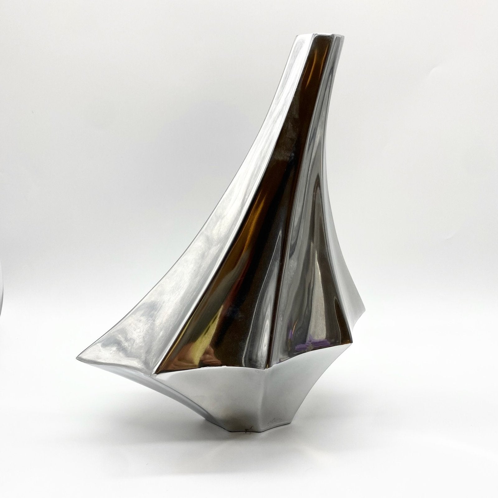 VASE "OVNI" / FONTE D’ALUMINIUM – 1970s