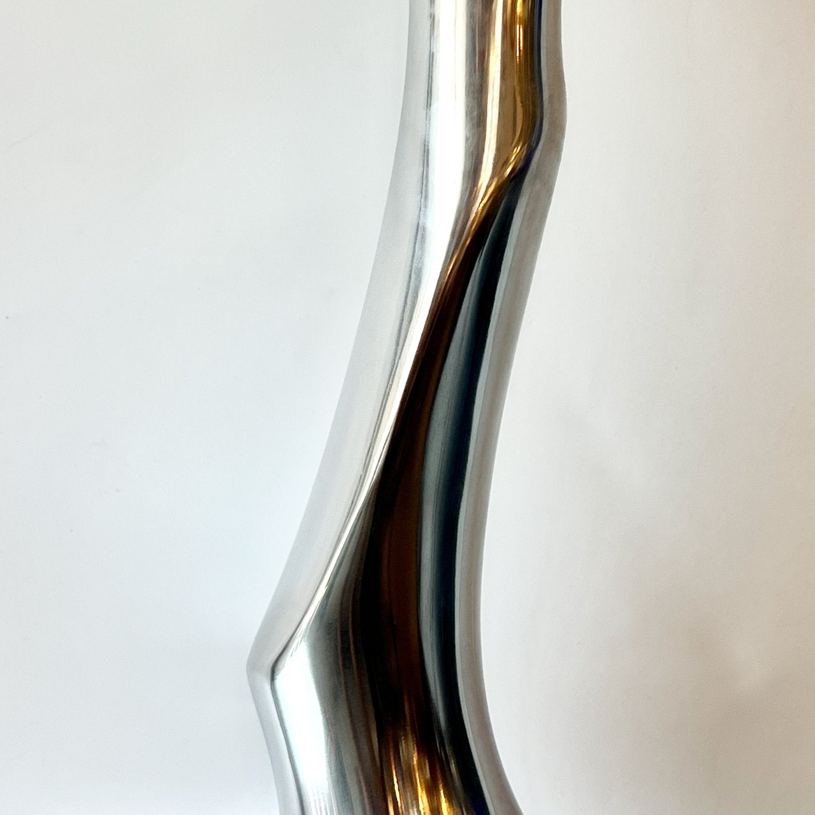 VASE "TORSADÉ" XXL / FONTE D’ALUMINIUM – 1980s