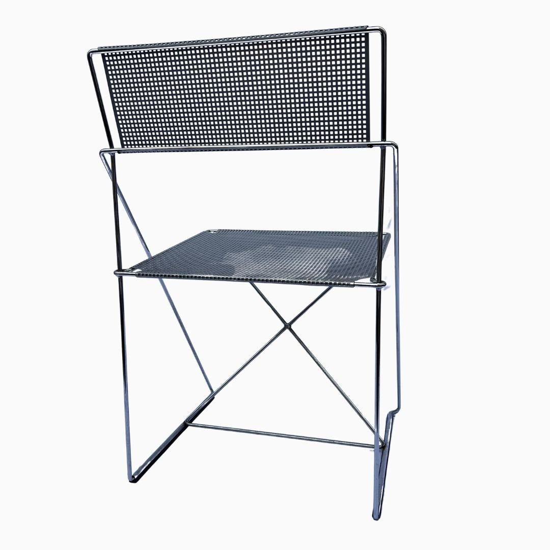 CHAISE X-LINE PAR NIELS JORGEN HAUGESEN POUR MAGIS, 1970