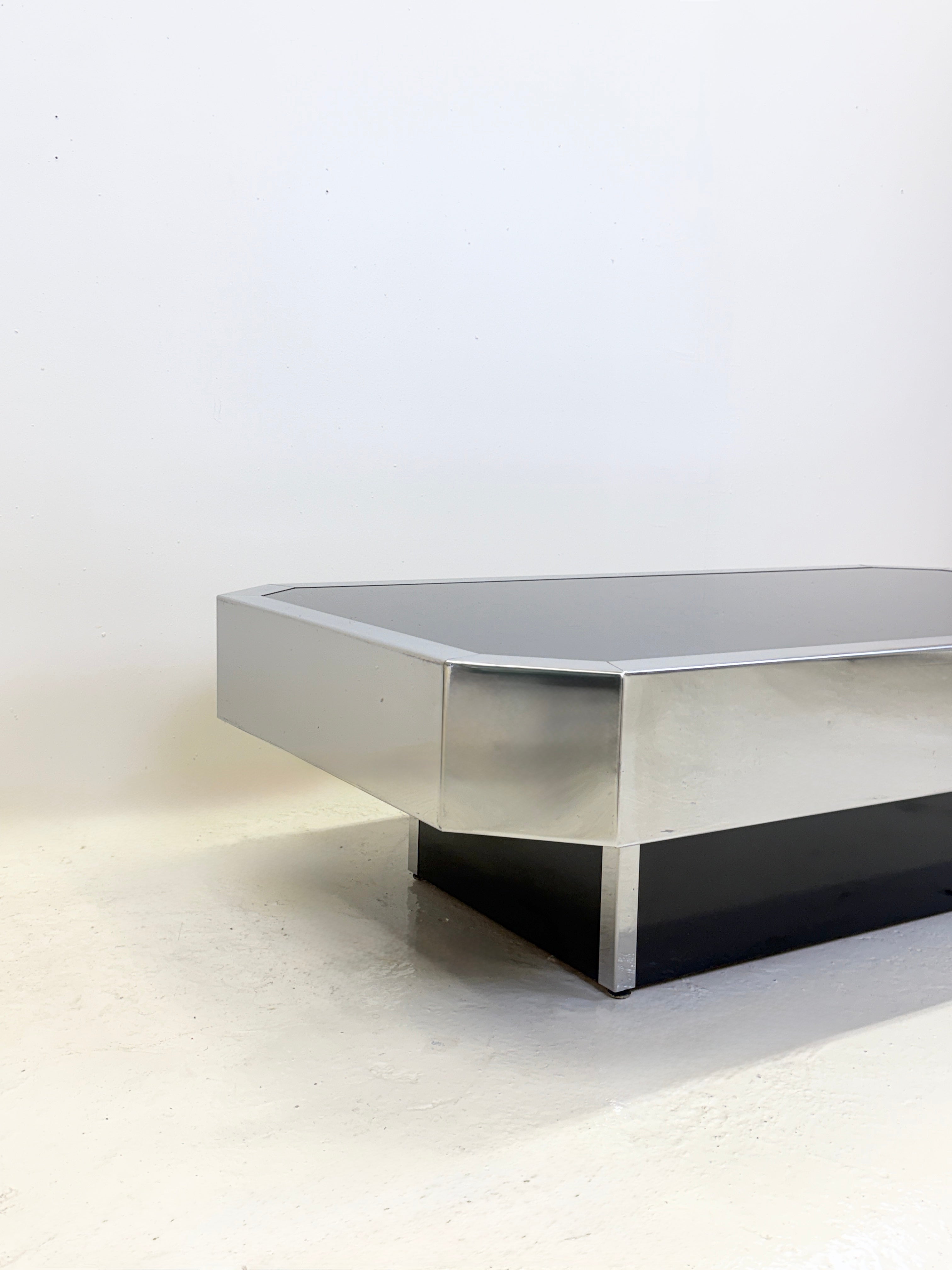 TABLE BASSE CHROMÉE DLG “WILLY RIZZO”, ITALIE, 1970s