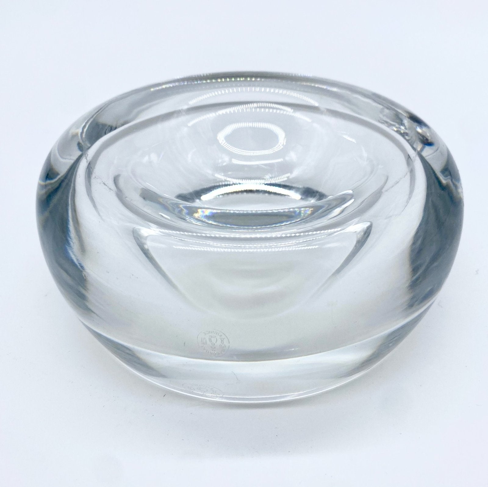 CENDRIER MODERNISTE "GALET POLI" / CRISTAL – BACCARAT