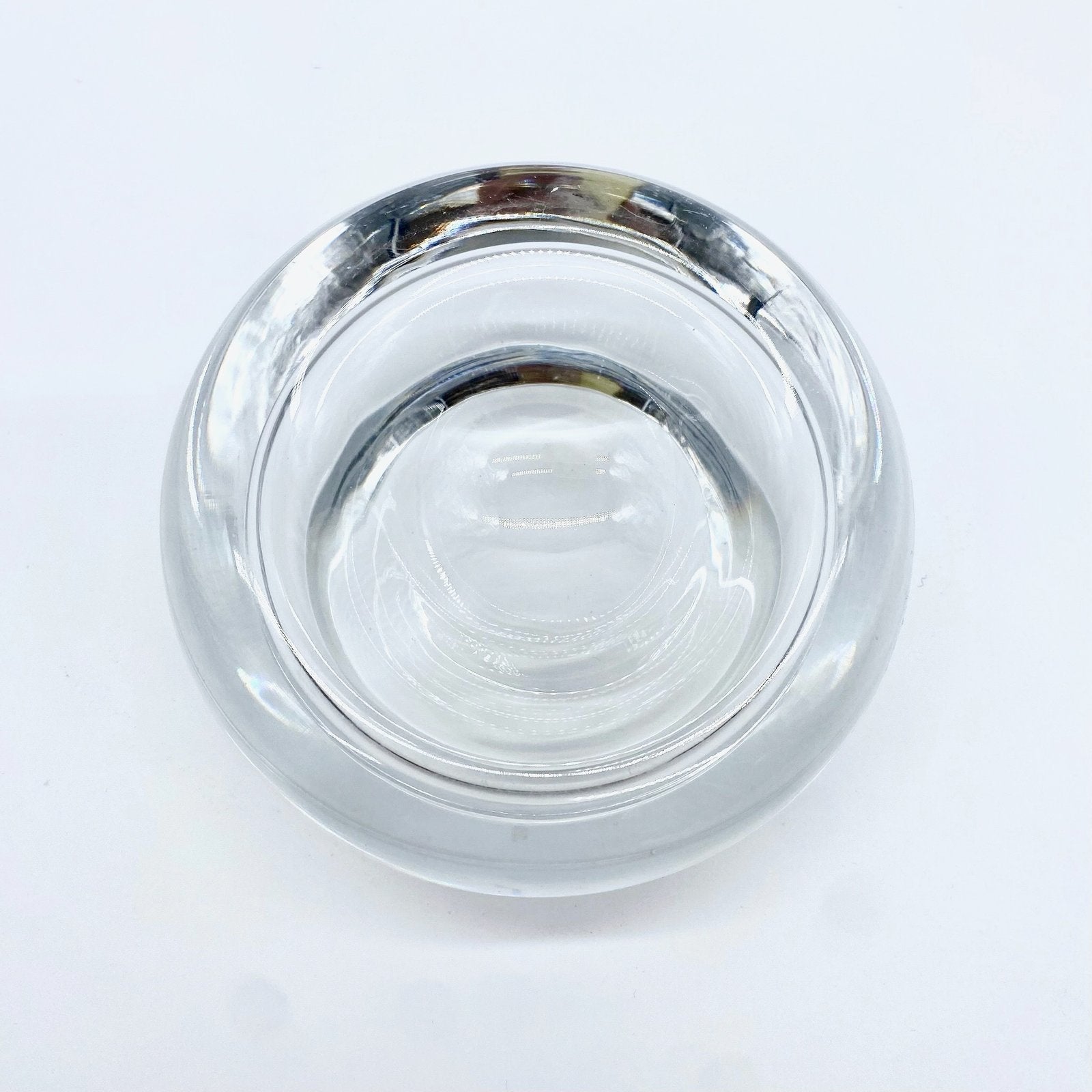CENDRIER MODERNISTE "GALET POLI" / CRISTAL – BACCARAT