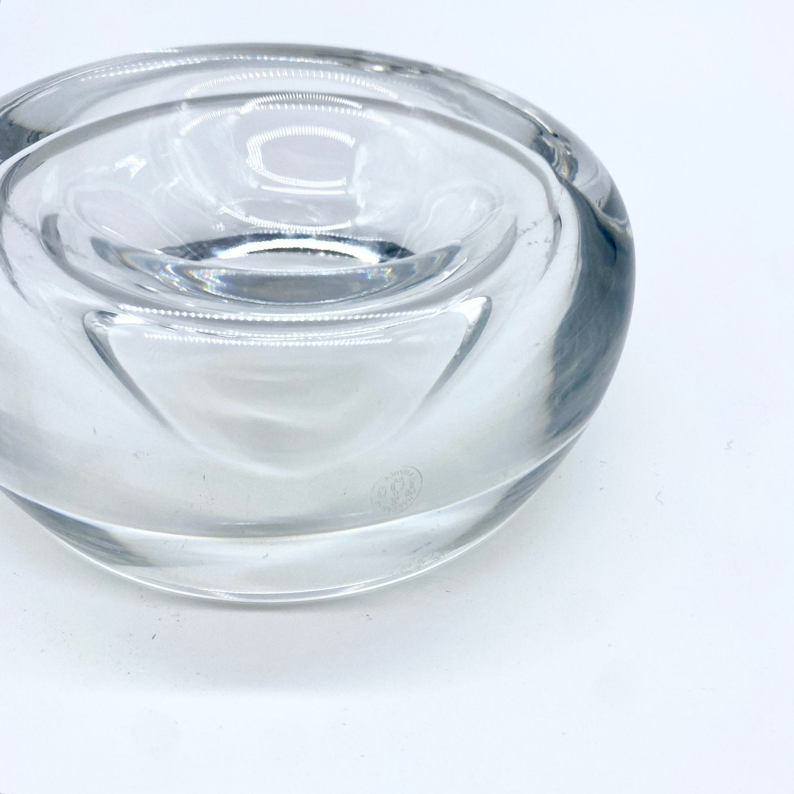 CENDRIER MODERNISTE "GALET POLI" / CRISTAL – BACCARAT