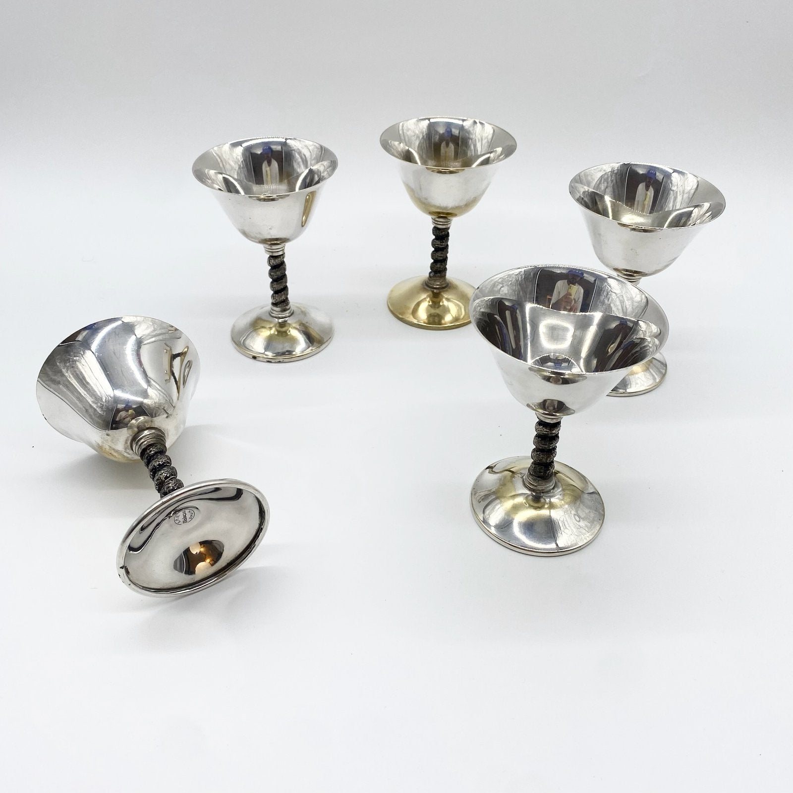 SÉRIE DE 5 VERRES À PIED / MÉTAL ARGENTÉ – "EPB",  1960s