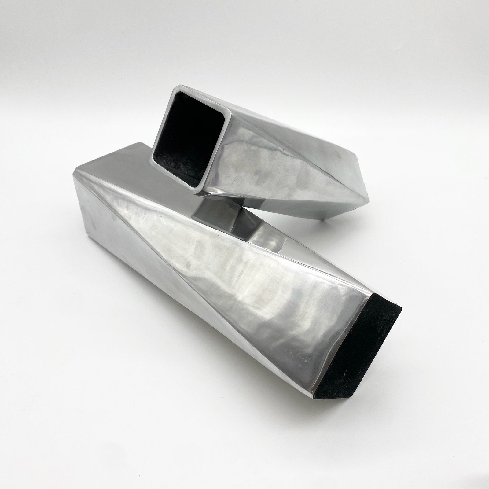 PAIRE DE VASES MODERNISTES / FONTE D’ALUMINIUM – 1970s