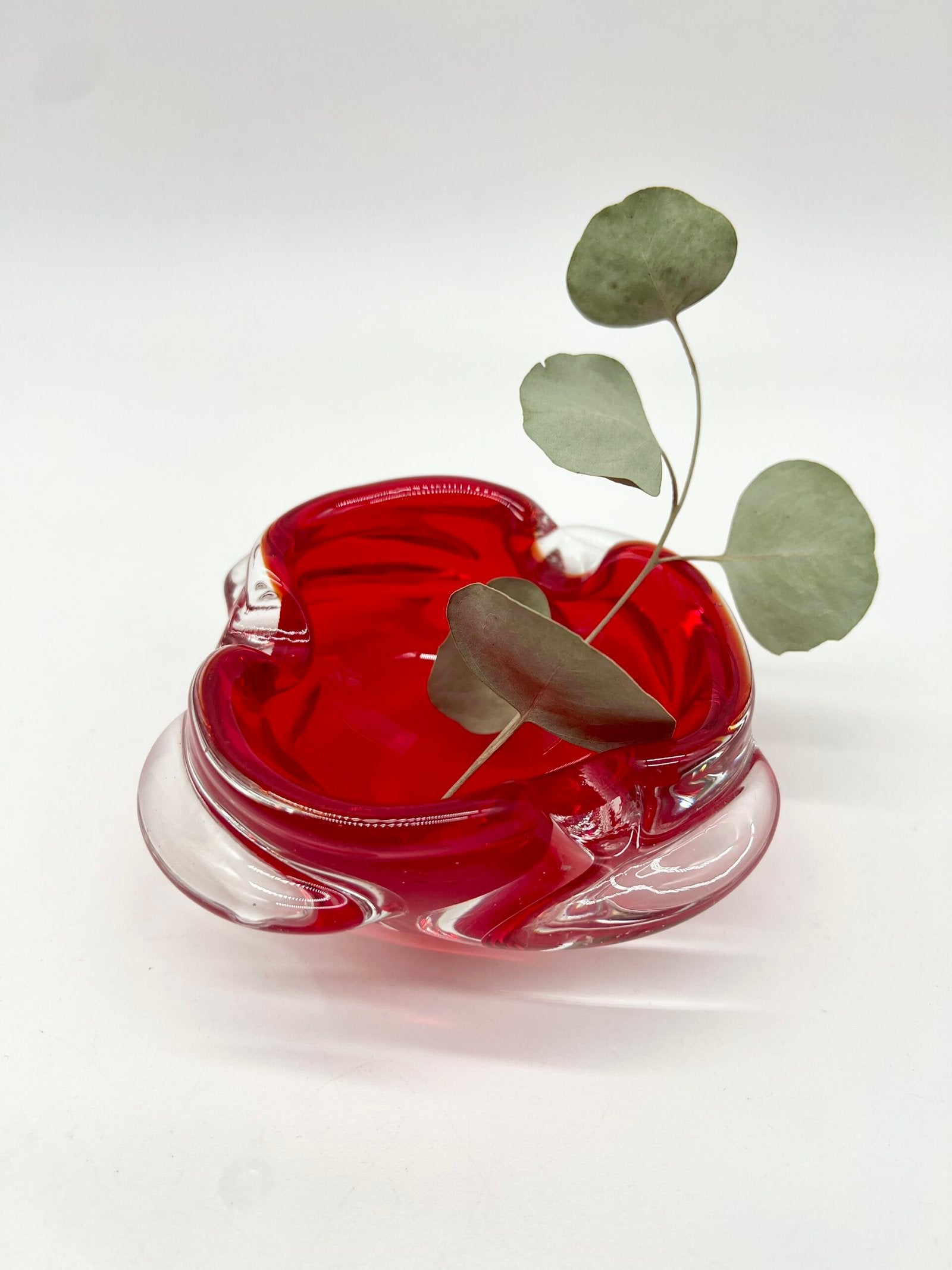 CENDRIER VINTAGE EN VERRE SCULPTÉ SPIRALE — ANNÉES 1970
