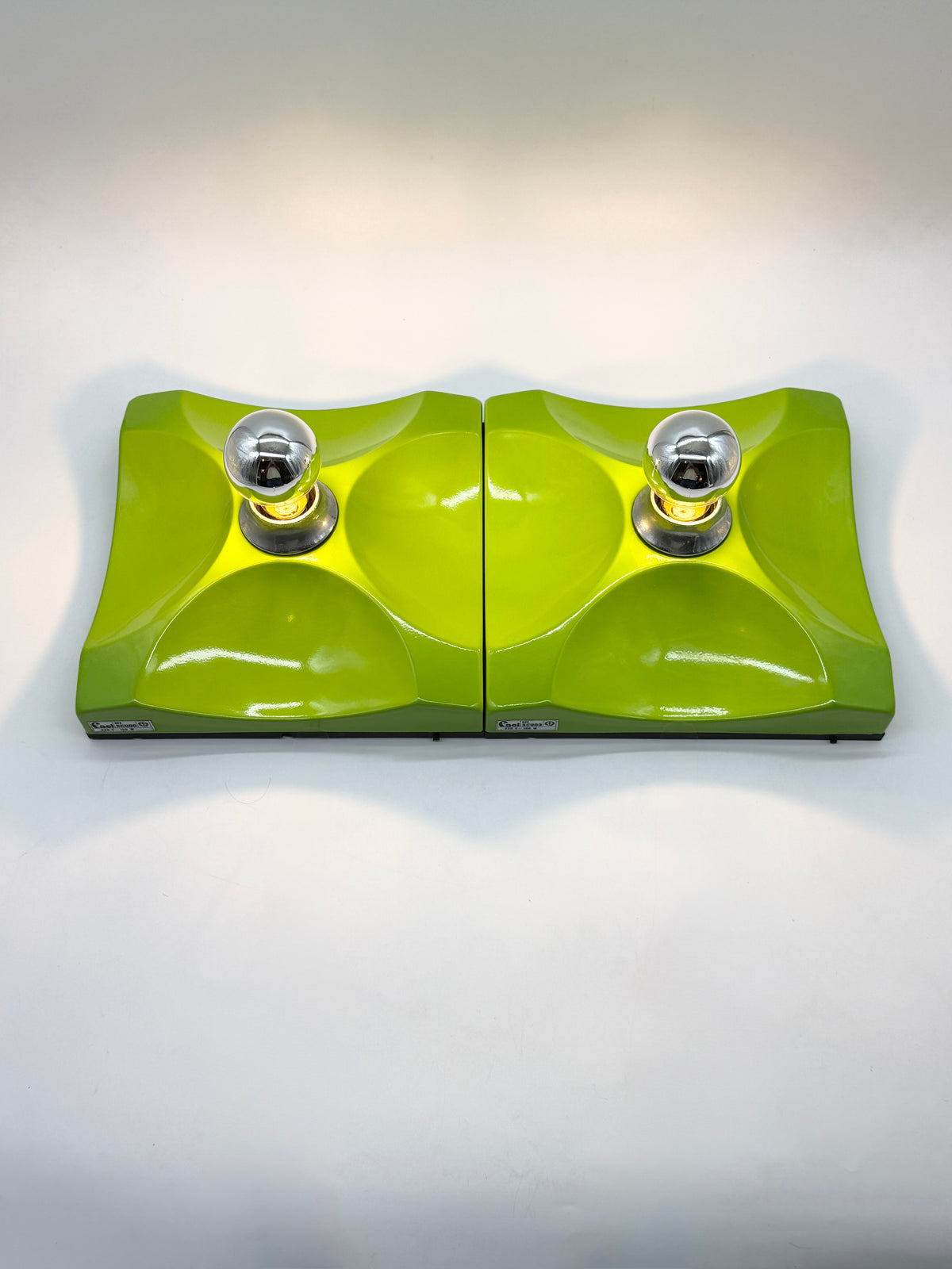 Paire d’appliques « Scudo » – Fael Luce, Italie, 1970s