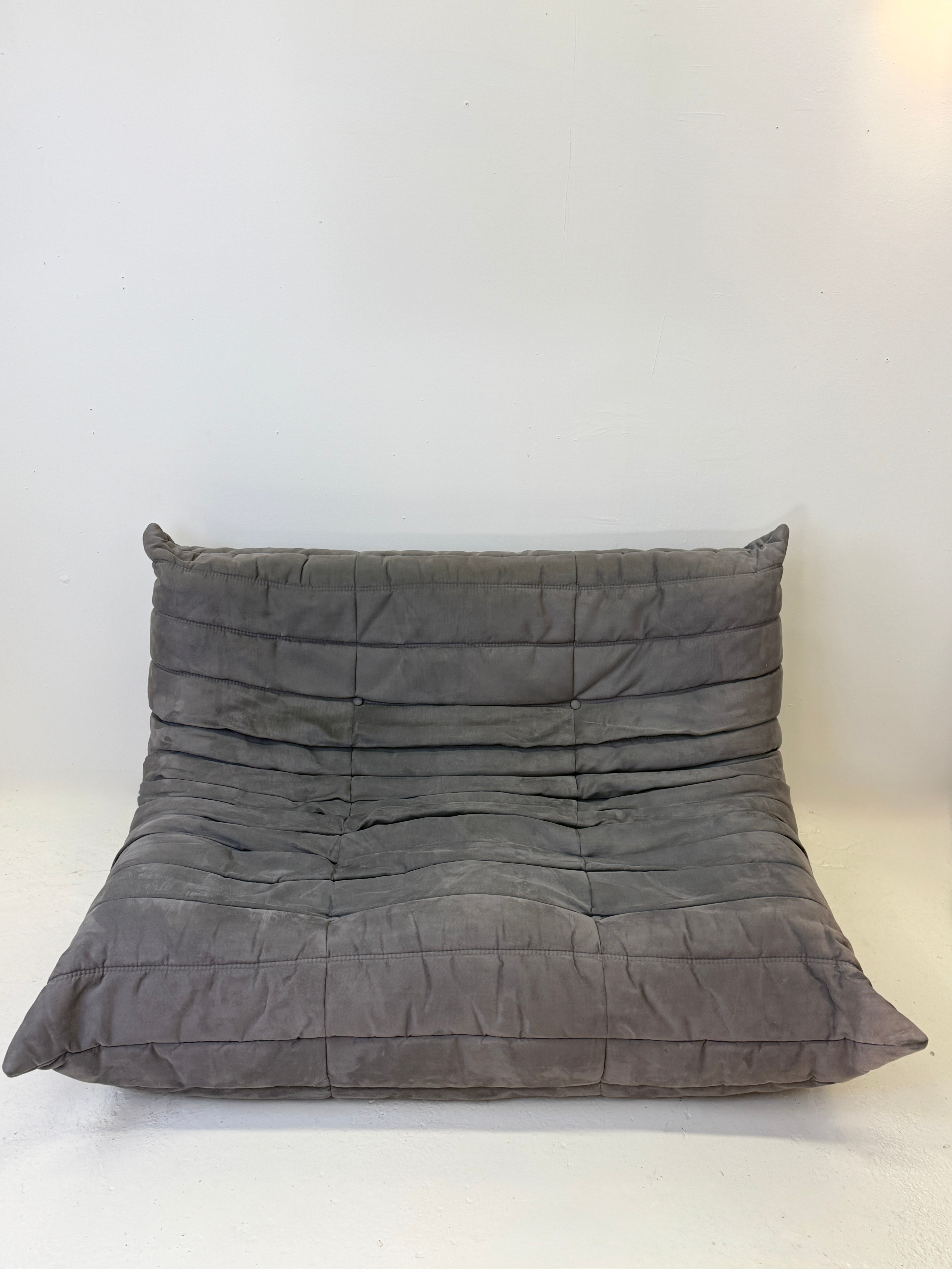 CANAPÉ TOGO 2 PLACES "LIGNE ROSET", GRIS SOURIS