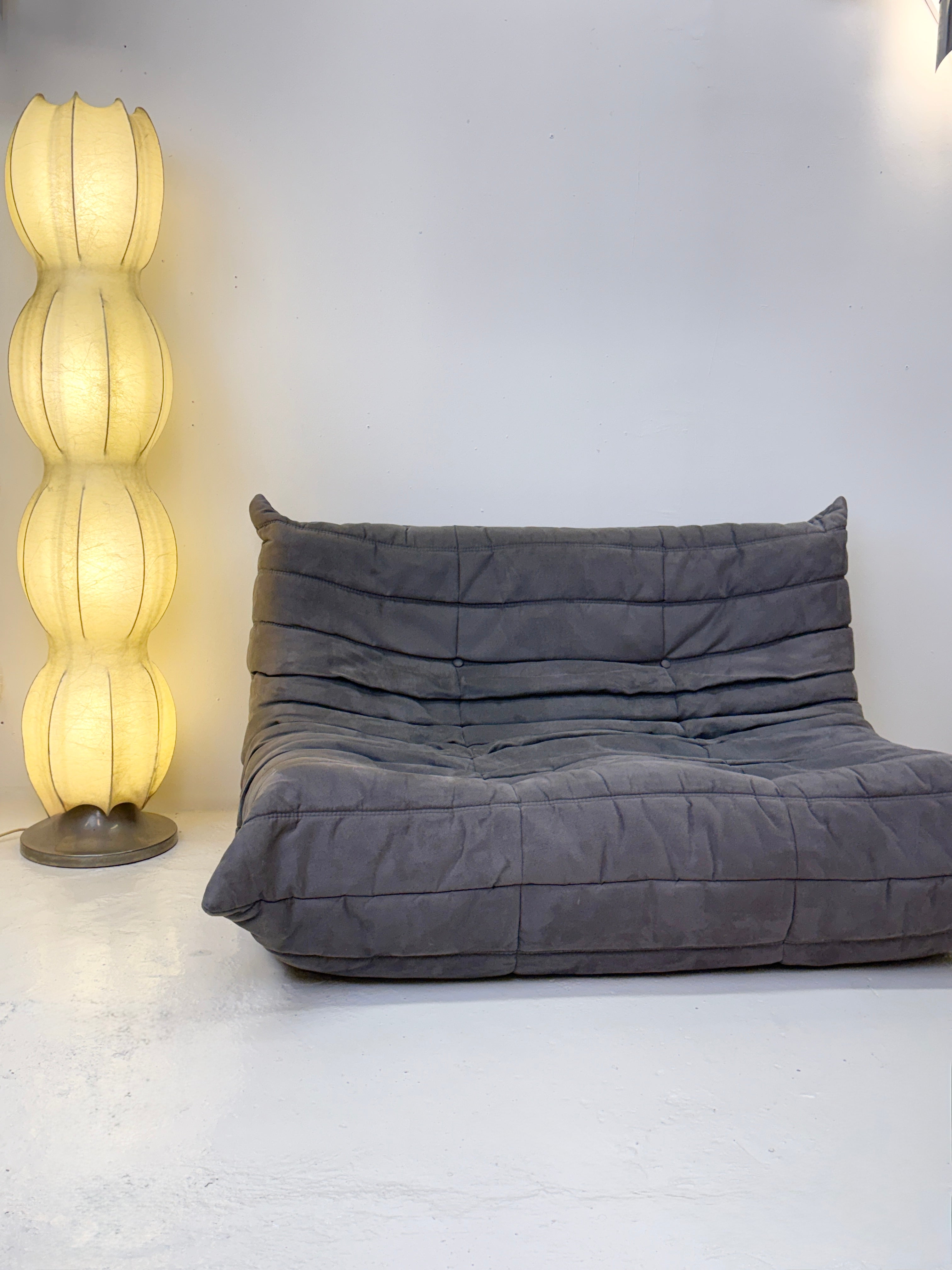 CANAPÉ TOGO 2 PLACES "LIGNE ROSET", GRIS SOURIS