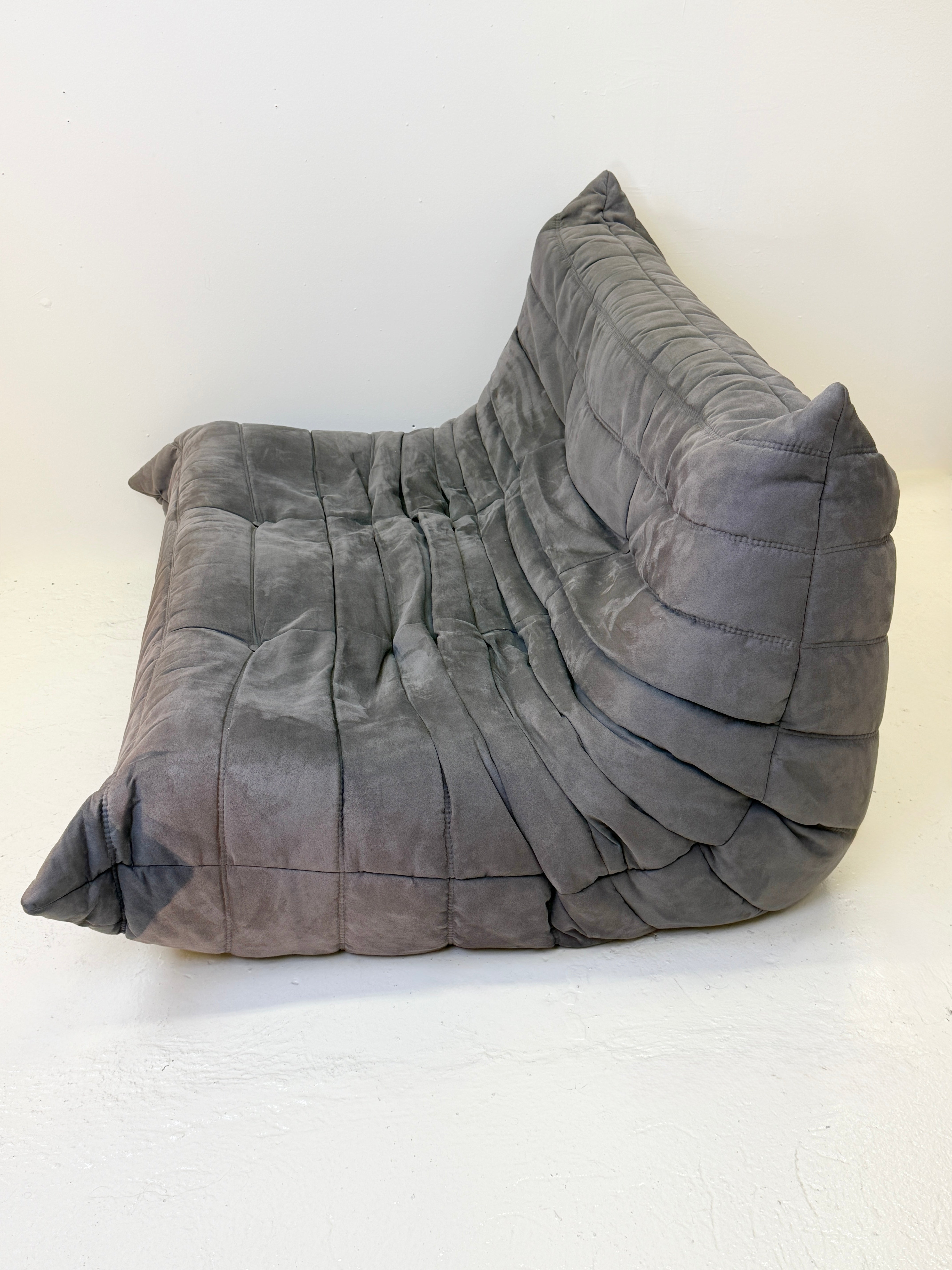 CANAPÉ TOGO 2 PLACES "LIGNE ROSET", GRIS SOURIS