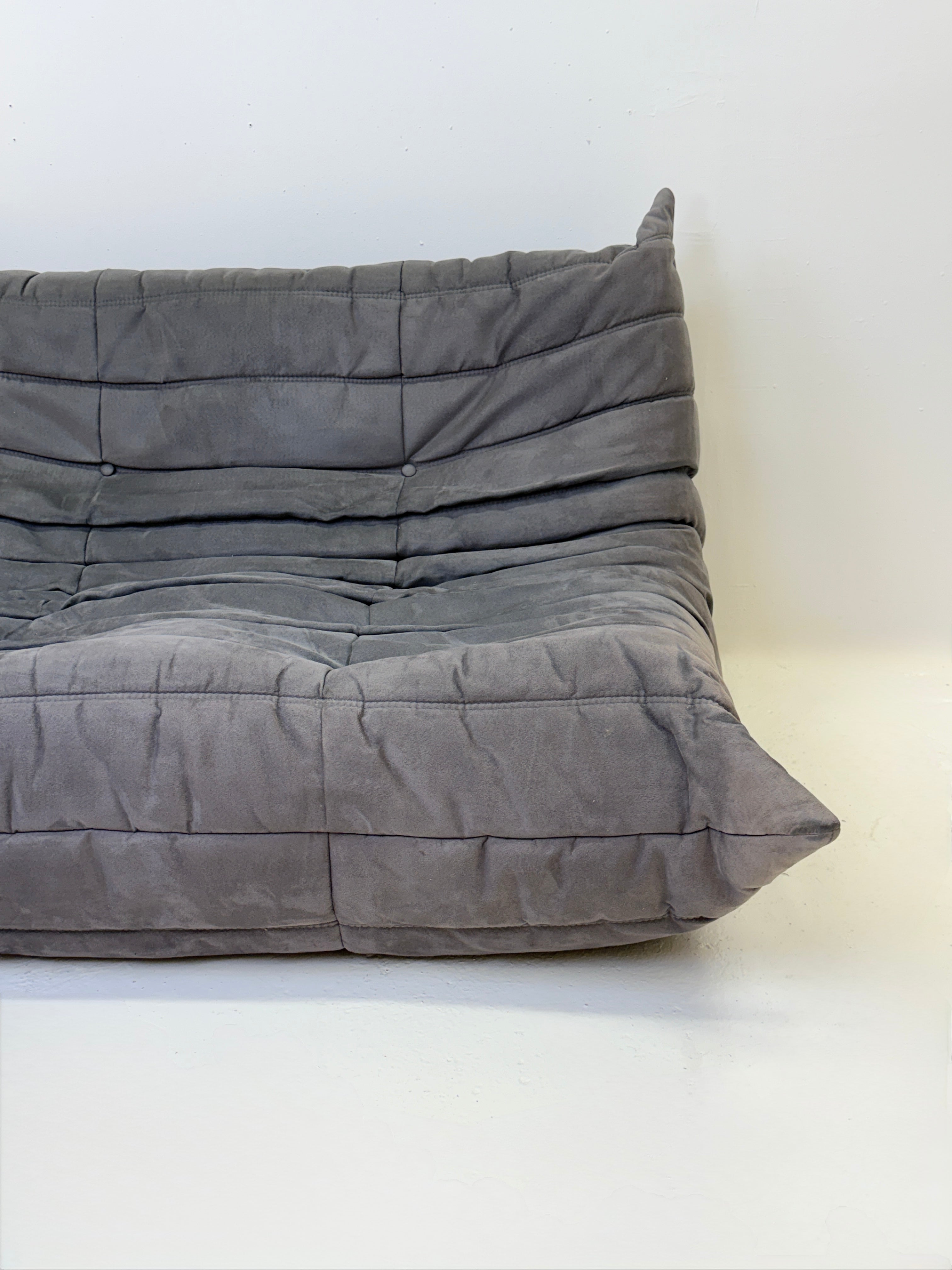 CANAPÉ TOGO 2 PLACES "LIGNE ROSET", GRIS SOURIS