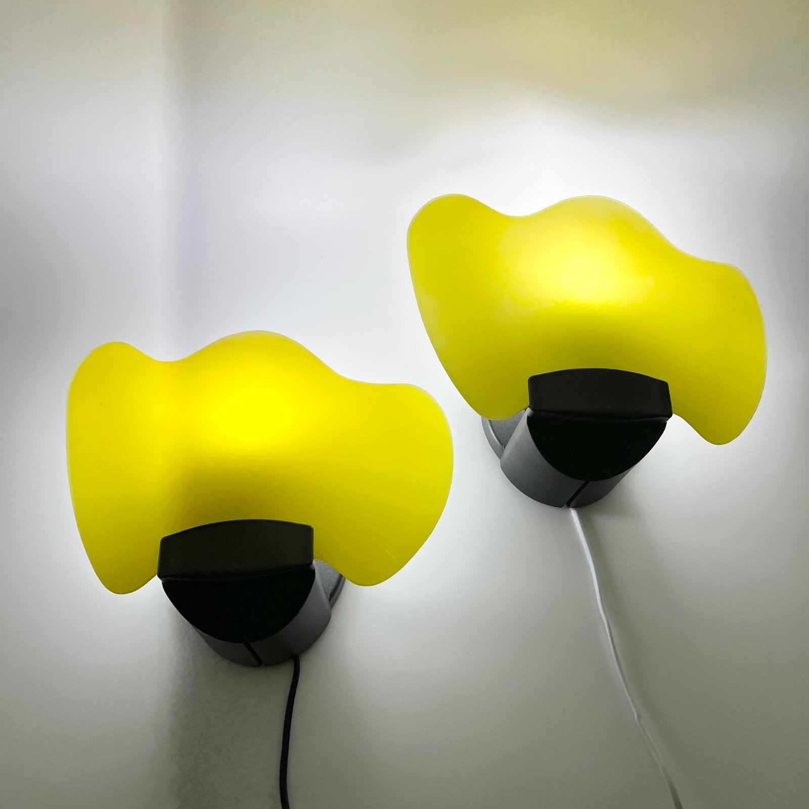 PAIRE D’APPLIQUES  MODERNISTES "LAGUNA LIGHT"- ITALY, 1980s
