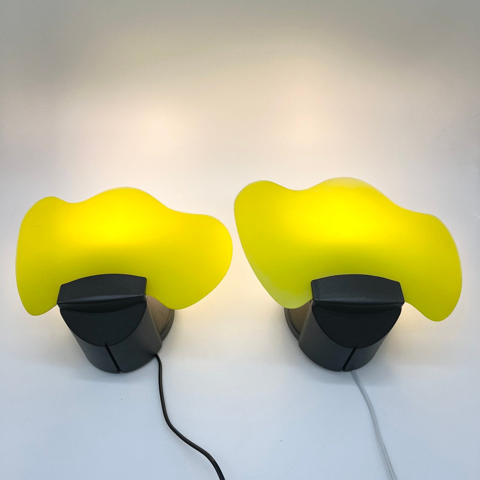 PAIRE D’APPLIQUES  MODERNISTES "LAGUNA LIGHT"- ITALY, 1980s