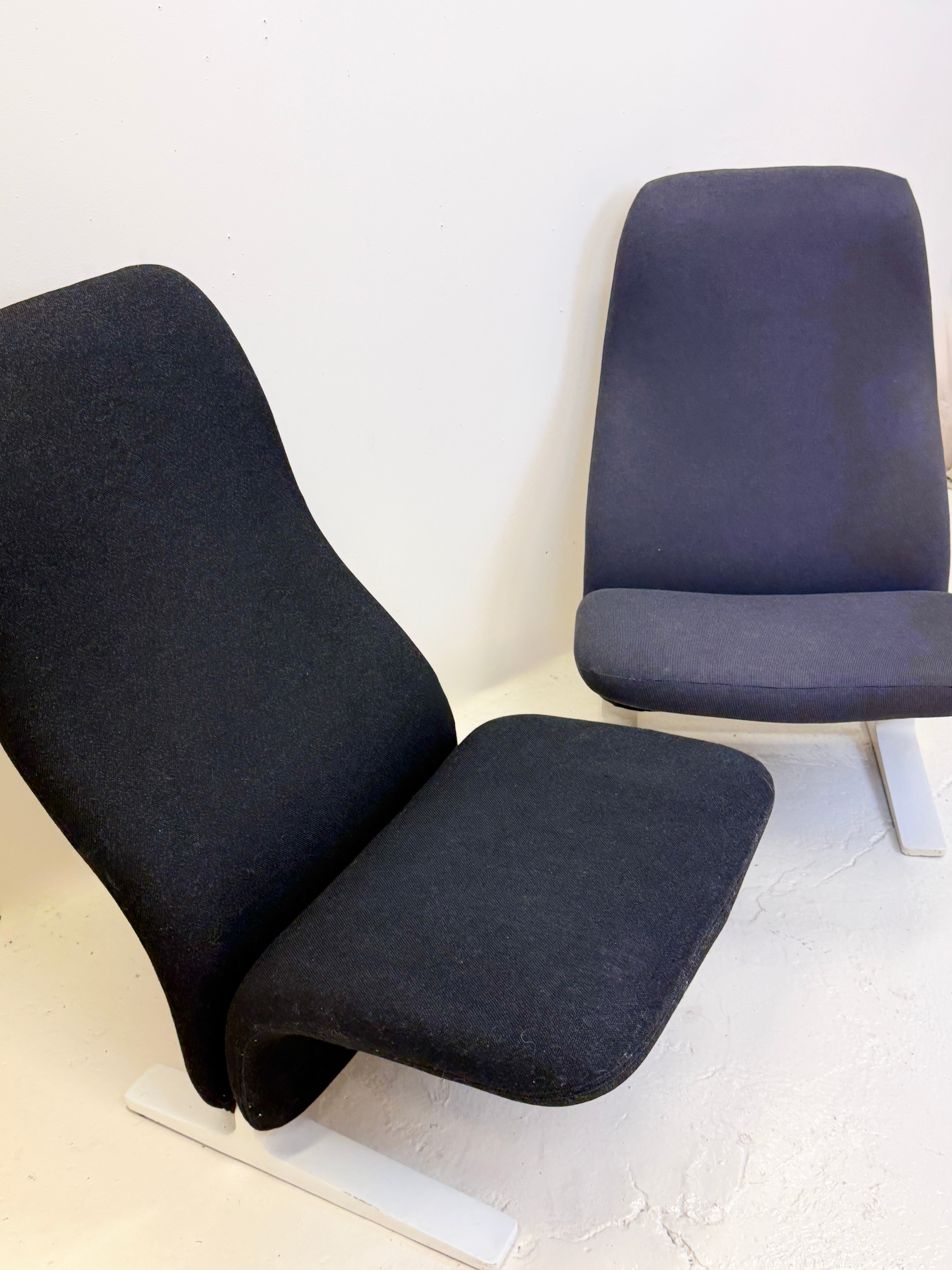 FAUTEUIL "CONCORDE" NOIR PAR PIERRE PAULIN, 1960s