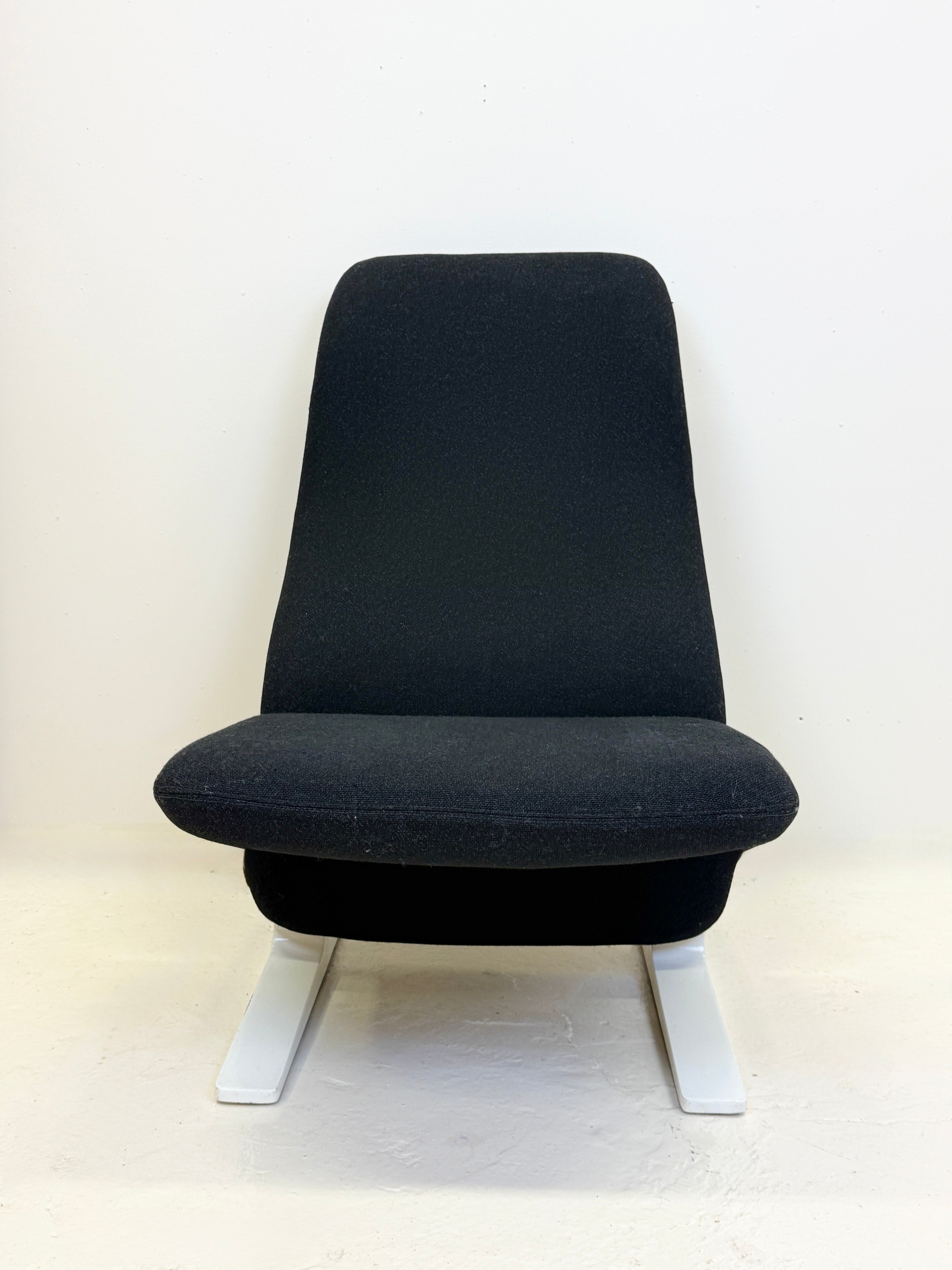 FAUTEUIL "CONCORDE" NOIR PAR PIERRE PAULIN, 1960s