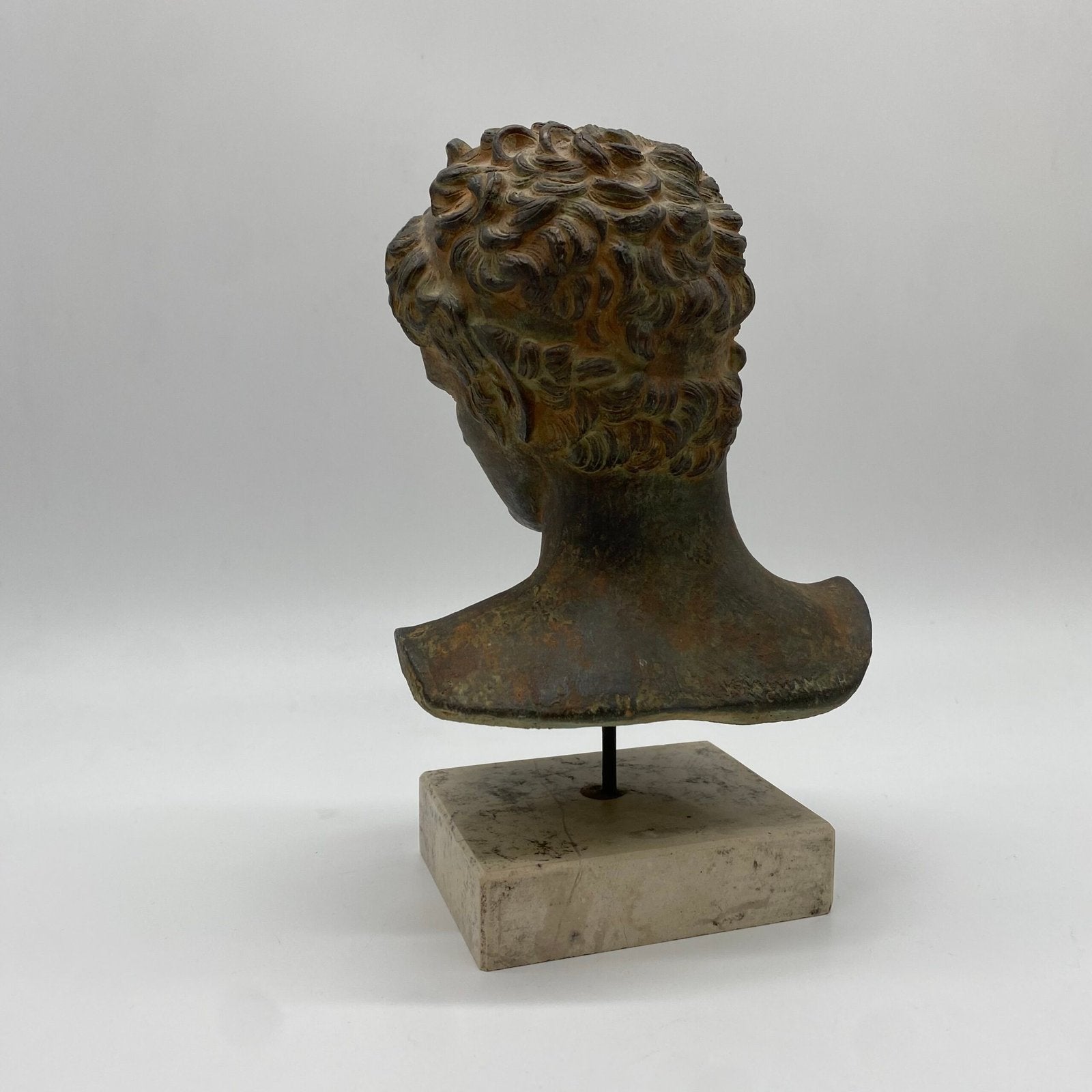 "ÉPHÈBE DE MARATHON" – BUSTE EN TERRE CUITE, 1950s