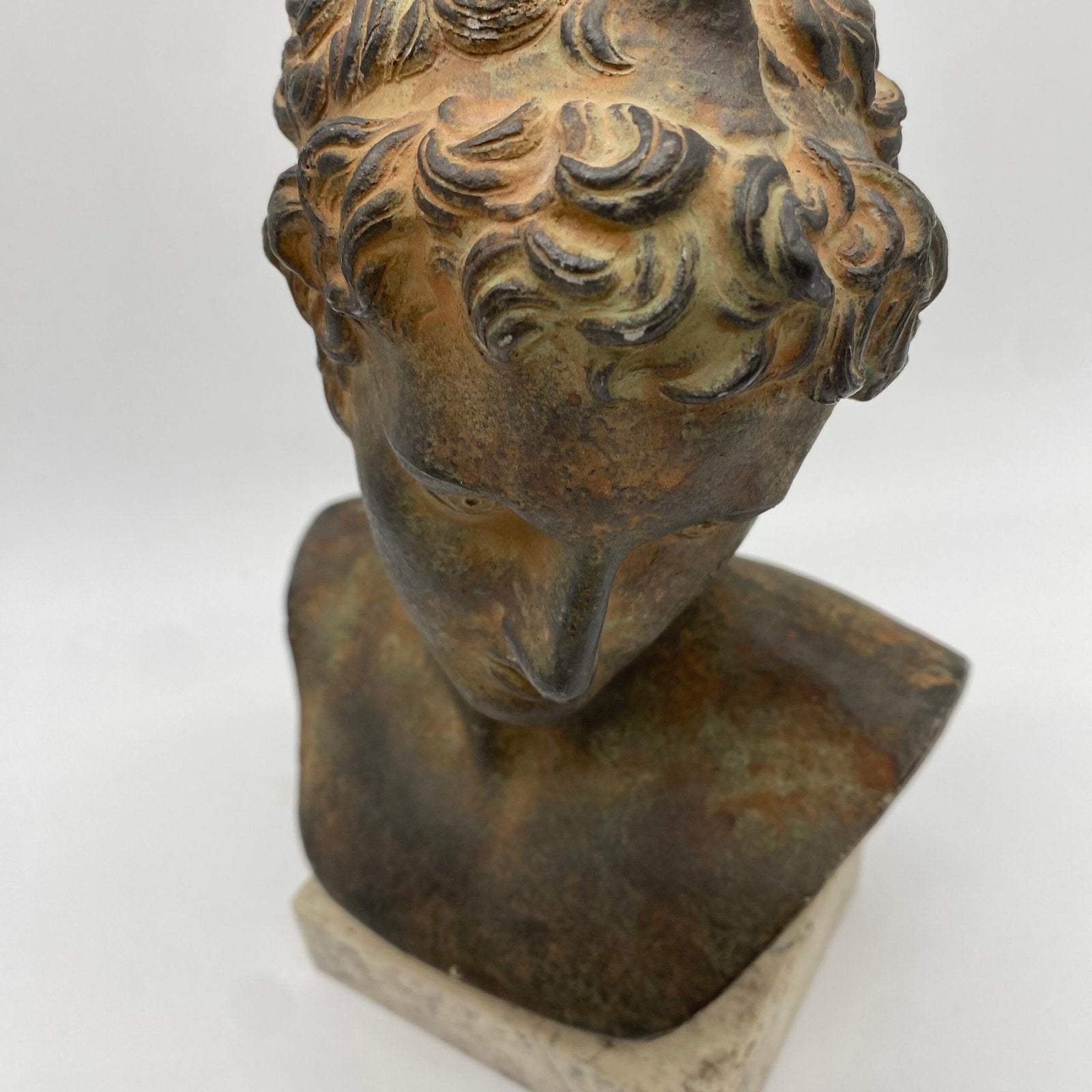 "ÉPHÈBE DE MARATHON" – BUSTE EN TERRE CUITE, 1950s