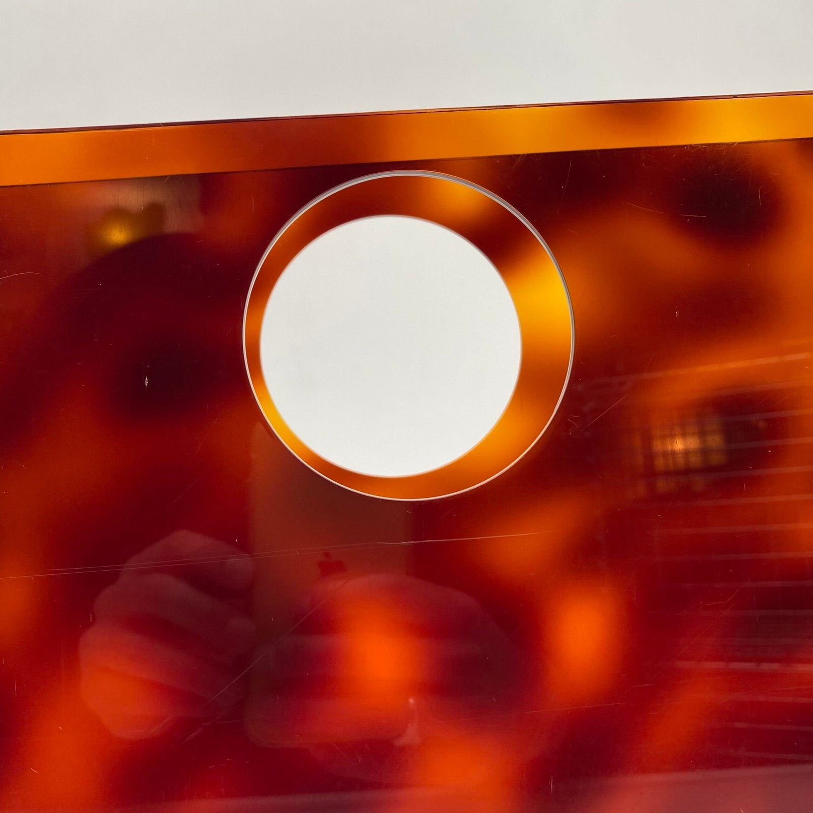 PORTE-REVUES EN LUCITE "ÉCAILLE", 1970s