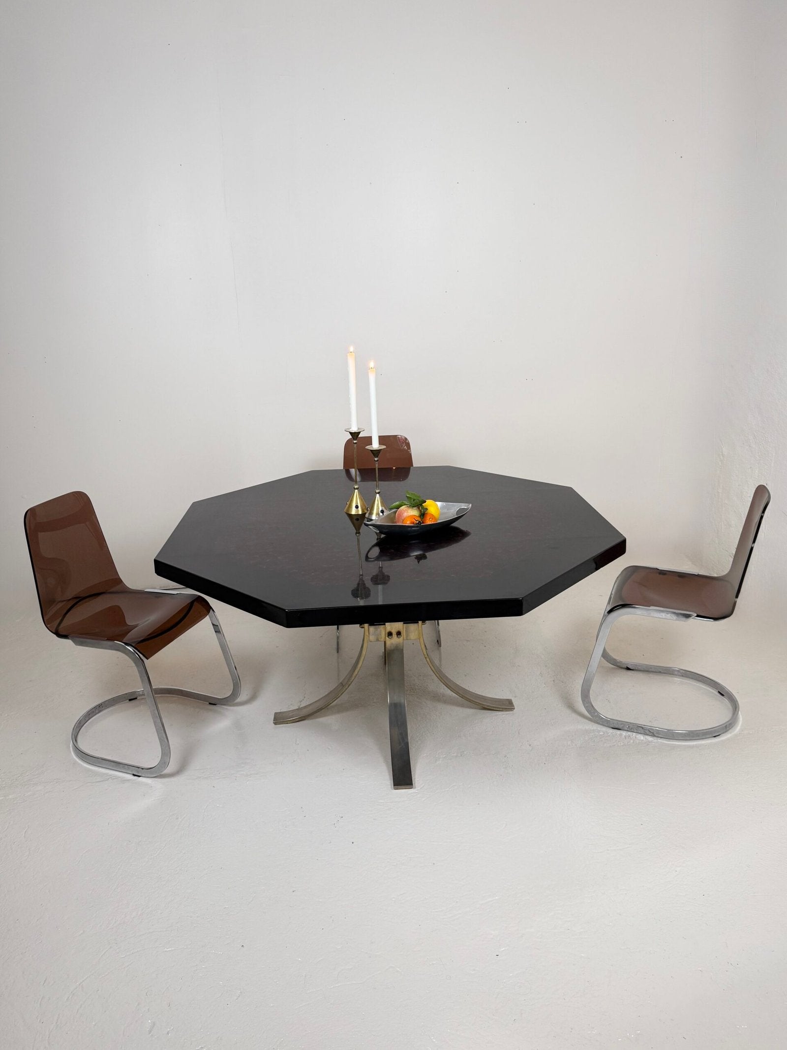 TABLE À MANGER OCTOGONALE EN RÉSINE, ITALY 1970s