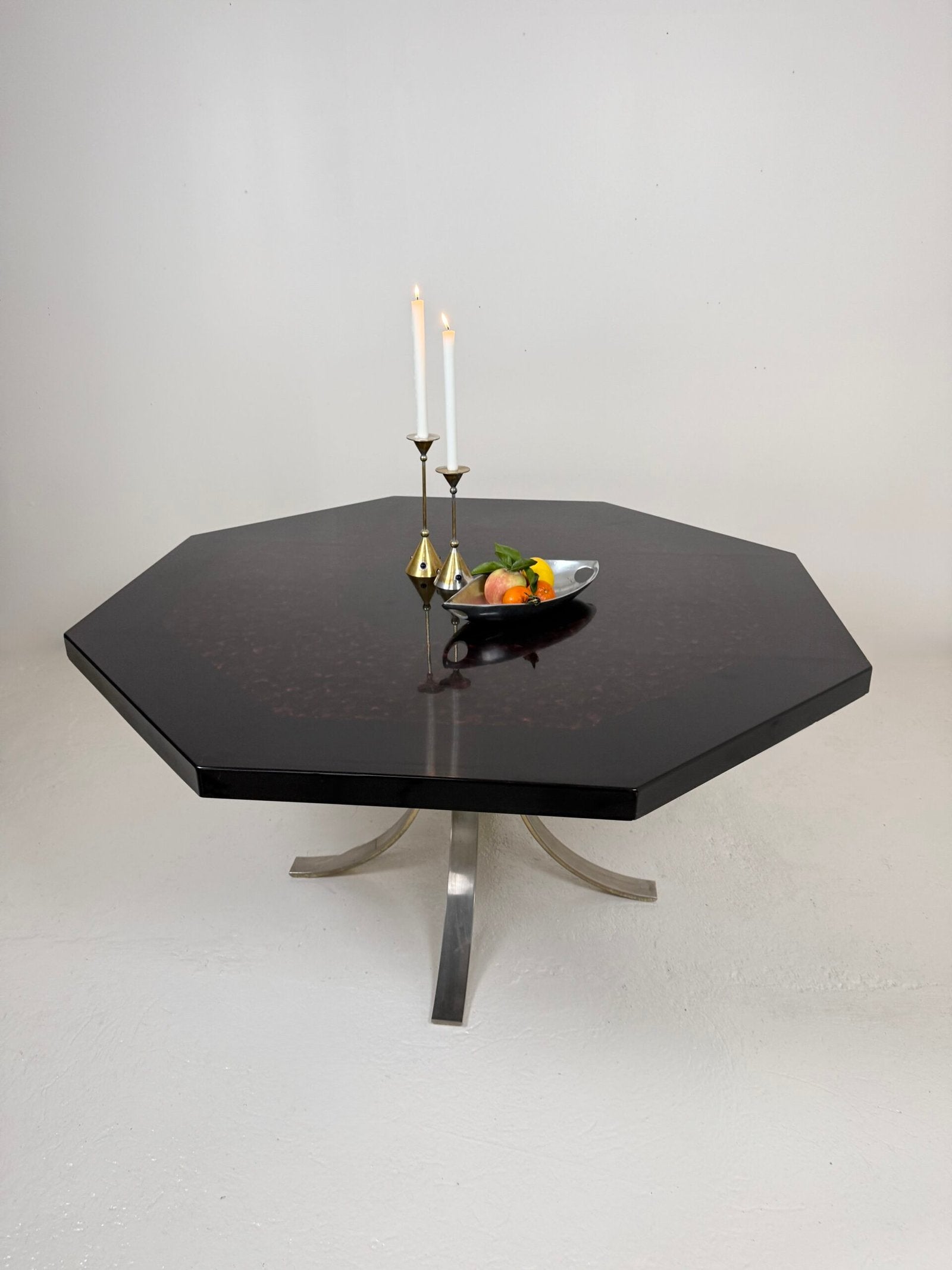 TABLE À MANGER OCTOGONALE EN RÉSINE, ITALY 1970s