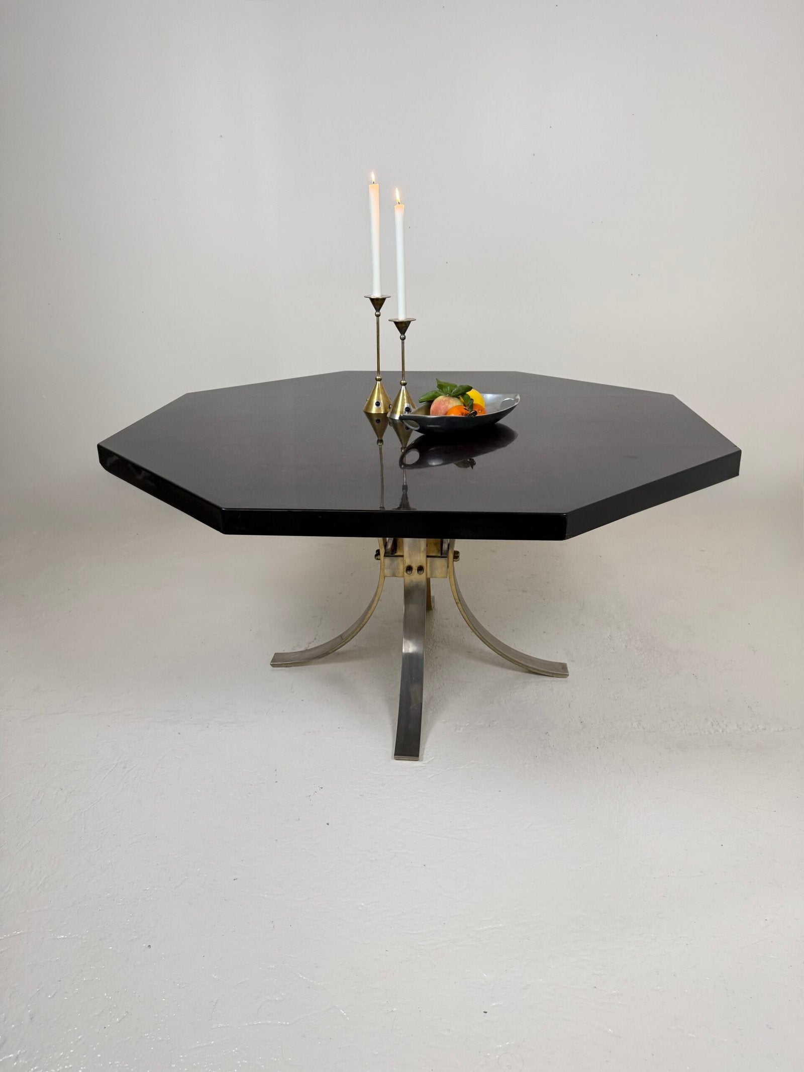 TABLE À MANGER OCTOGONALE EN RÉSINE, ITALY 1970s