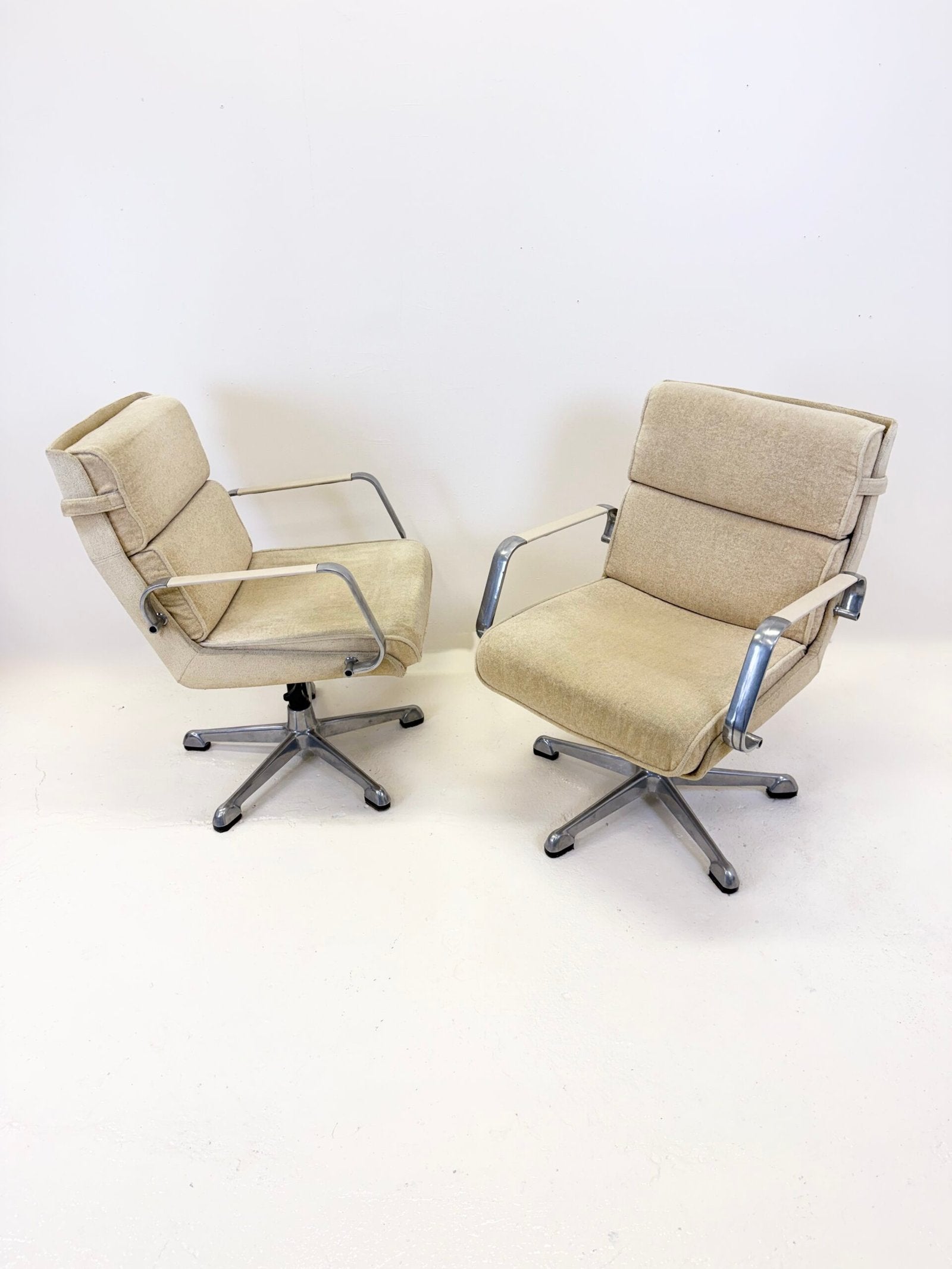 PAIRE DE FAUTEUILS EAMES "IVORY" POUR HERMAN MILLER – 1950s