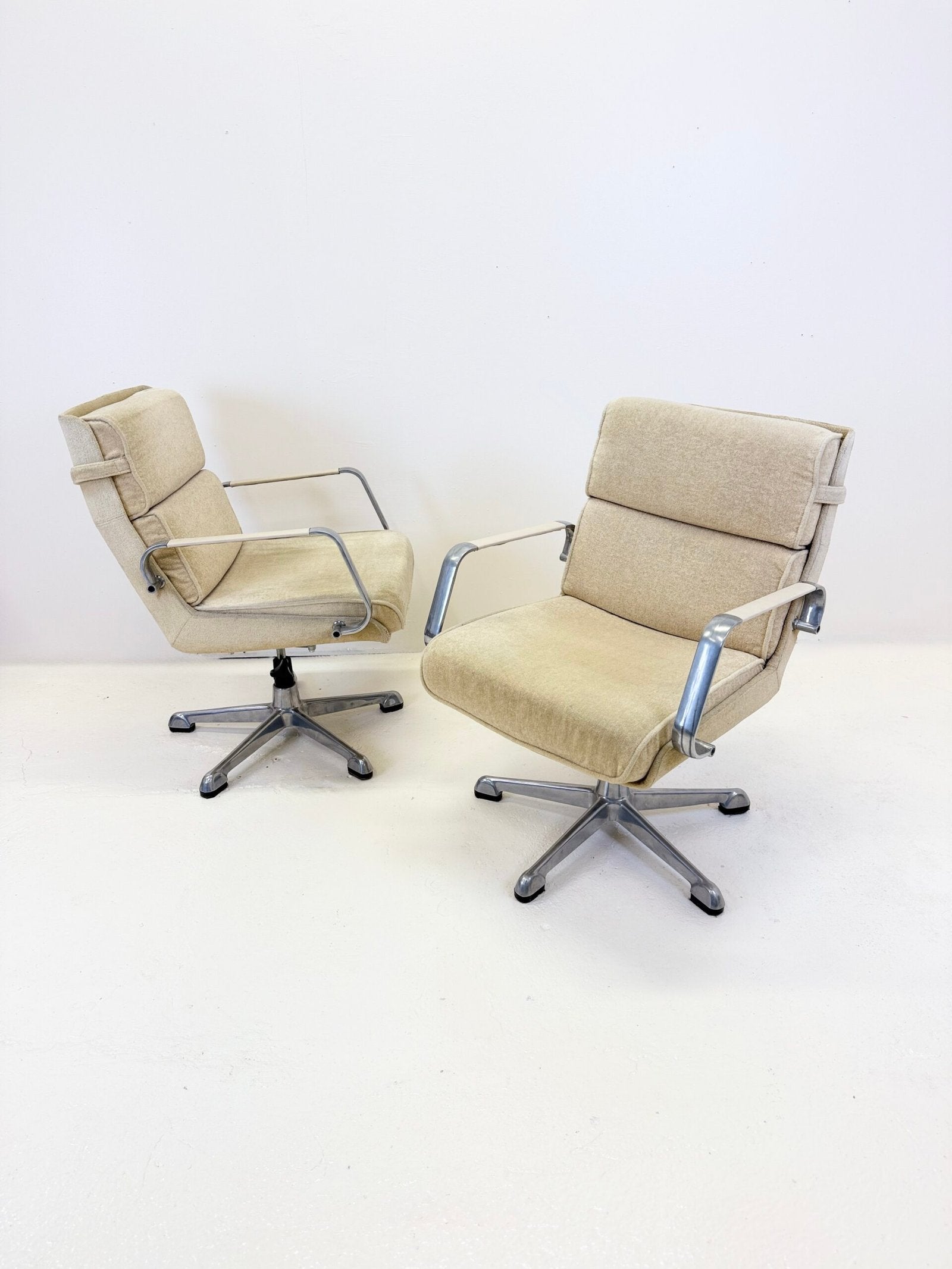 PAIRE DE FAUTEUILS EAMES "IVORY" POUR HERMAN MILLER – 1950s