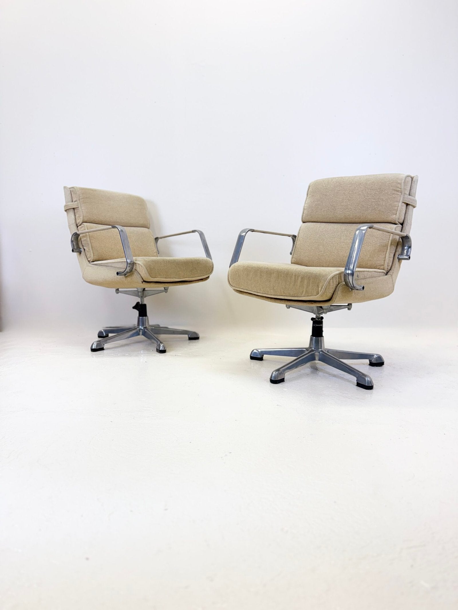 PAIRE DE FAUTEUILS EAMES "IVORY" POUR HERMAN MILLER – 1950s