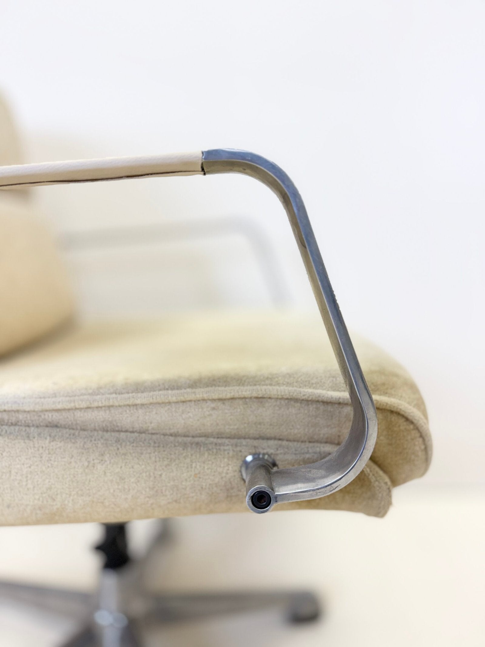 PAIRE DE FAUTEUILS EAMES "IVORY" POUR HERMAN MILLER – 1950s