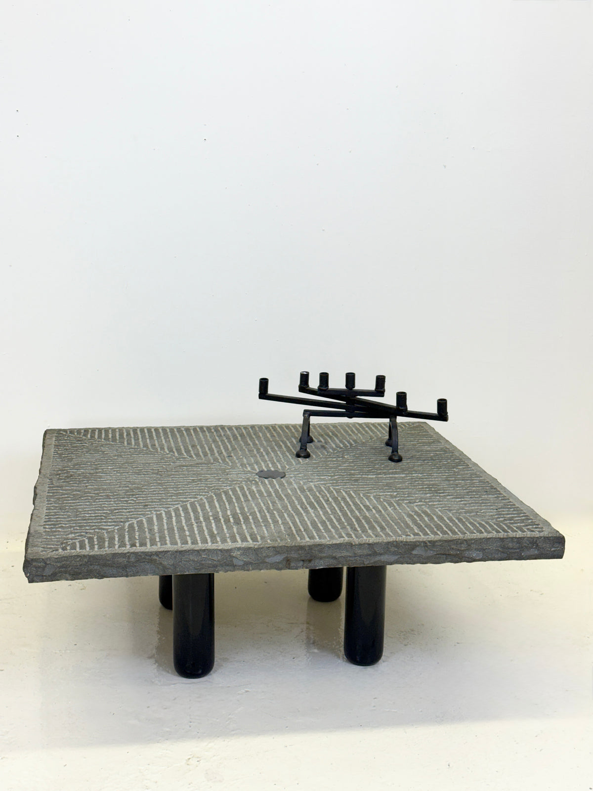 Table basse "Granit" par Giulio Lazzotti pour Mageia, Italie, 1981