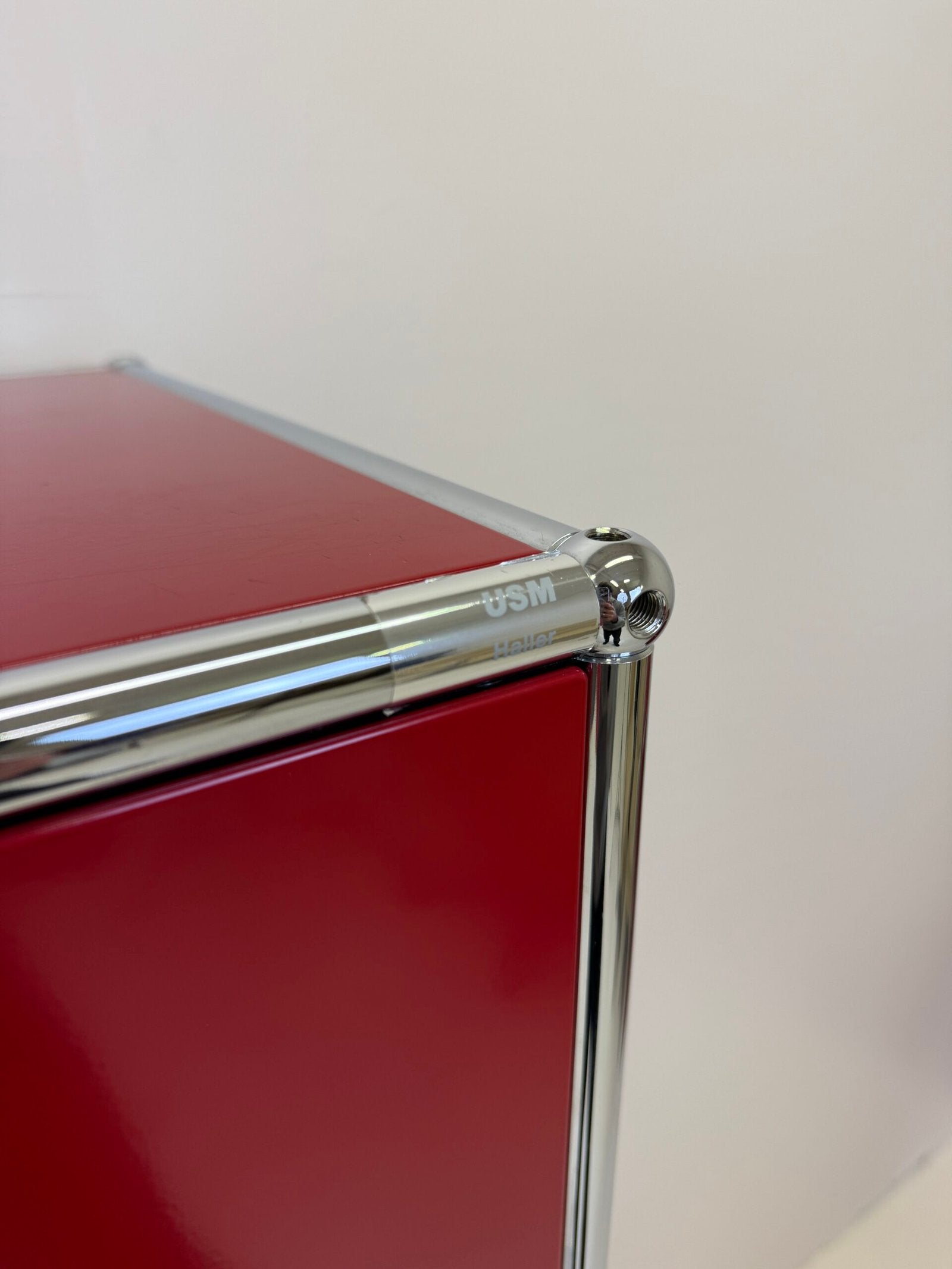 USM HALLER "ROUGE RUBIS" – GRAND MEUBLE DE RANGEMENT (ETAT NEUF)