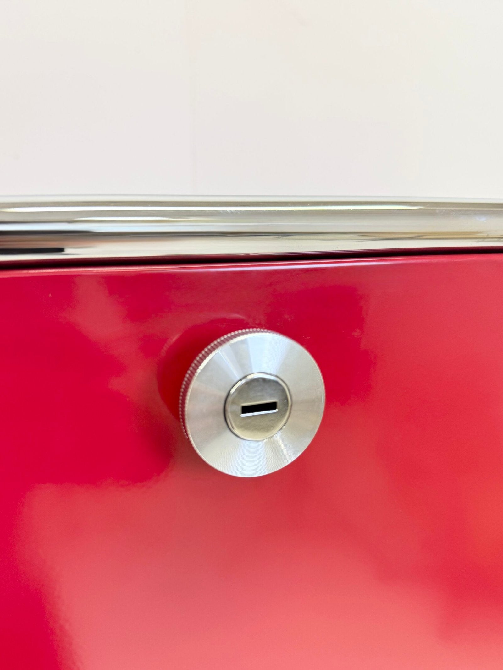USM HALLER "ROUGE RUBIS" – GRAND MEUBLE DE RANGEMENT (ETAT NEUF)