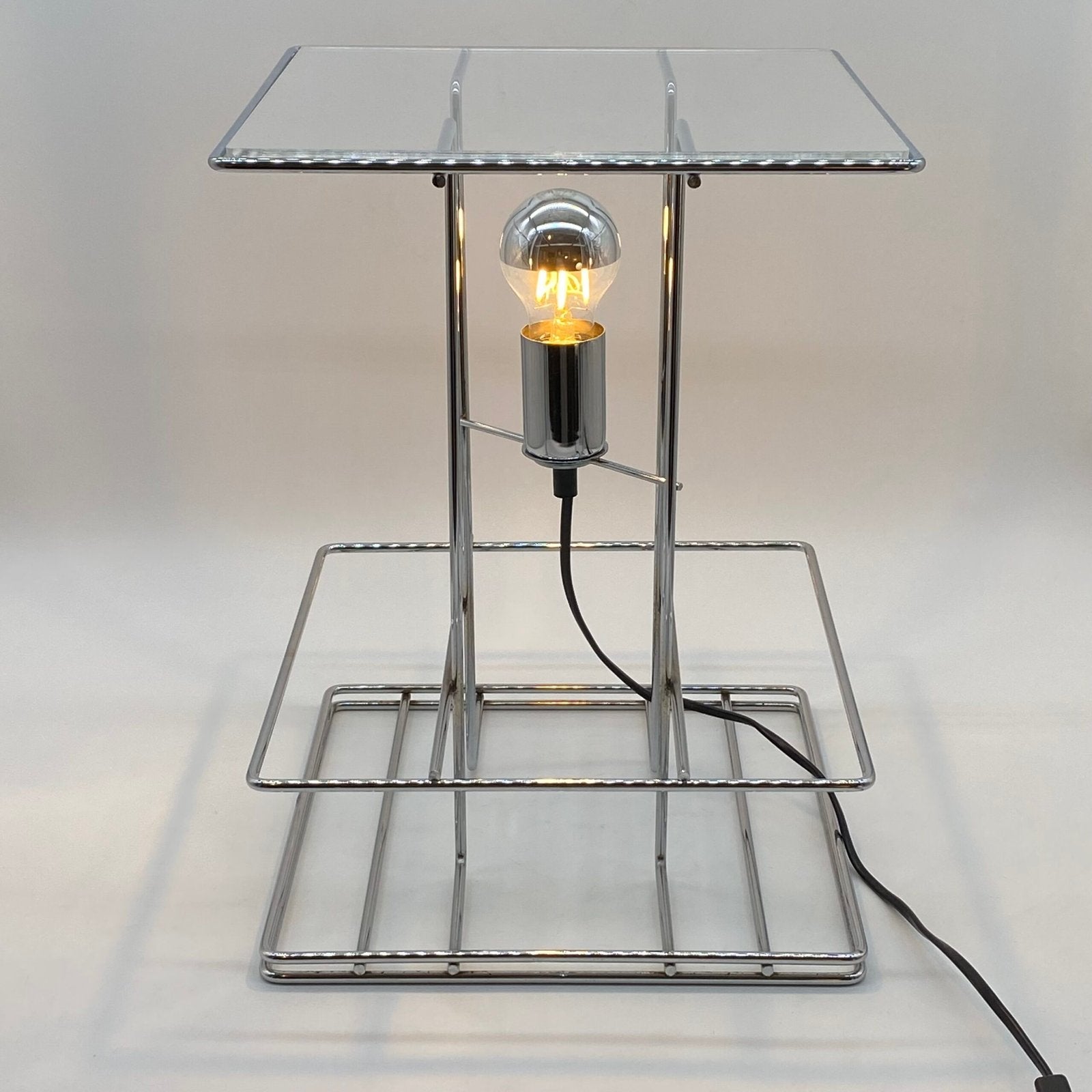 GRANDE LAMPE GÉOMÉTRIQUE EN CHROME ET PLEXIGLAS, 1970s