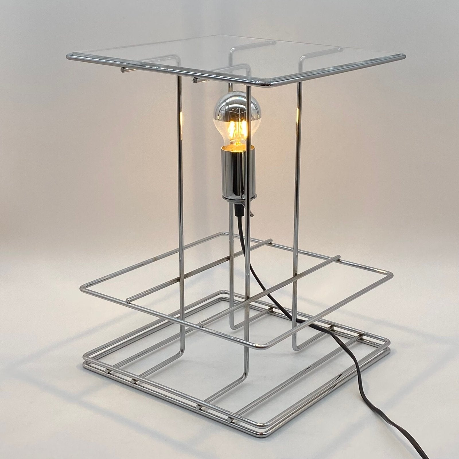 GRANDE LAMPE GÉOMÉTRIQUE EN CHROME ET PLEXIGLAS, 1970s
