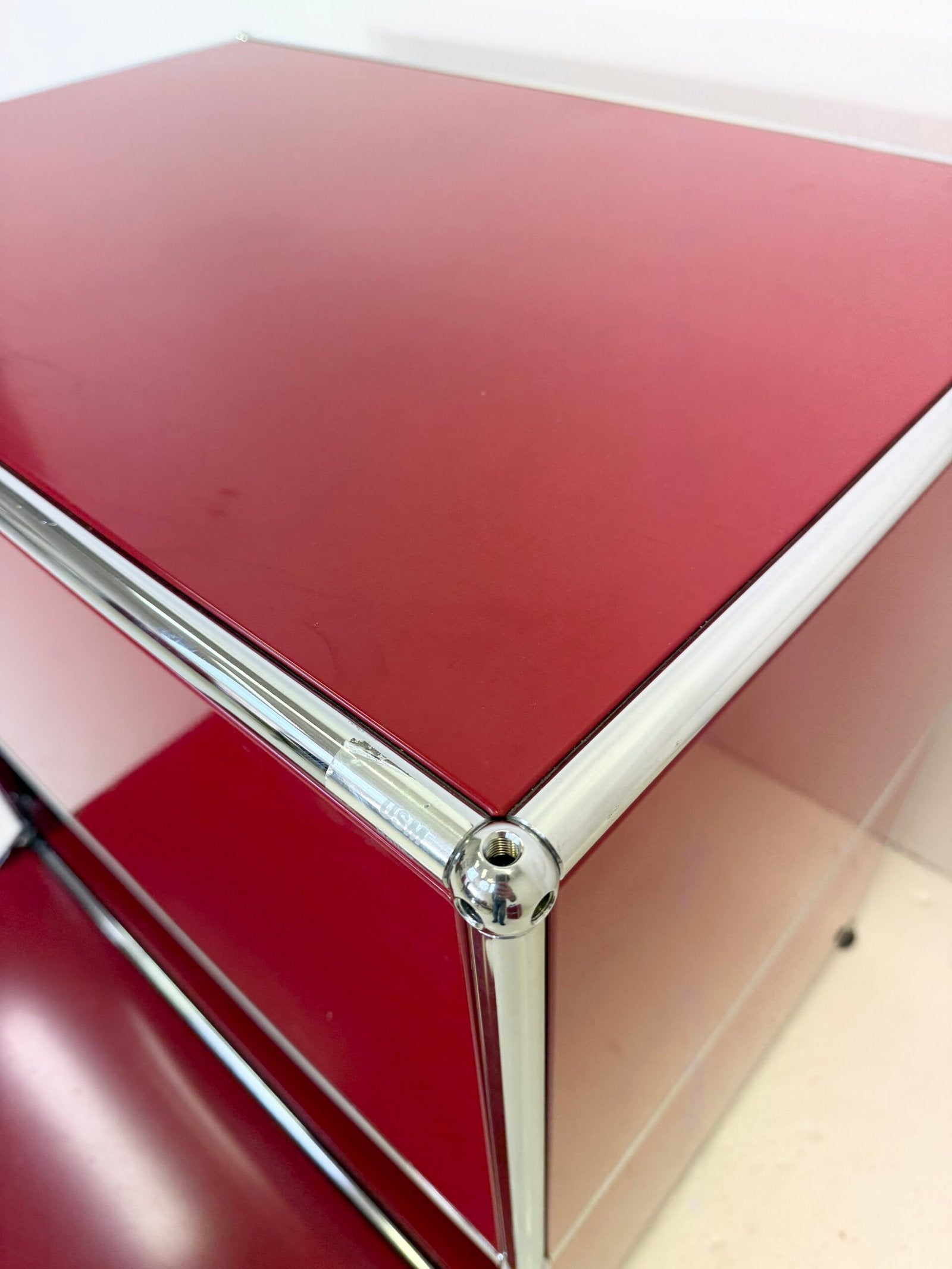 USM HALLER "ROUGE RUBIS" – MEUBLE DE RANGEMENT (ETAT NEUF)