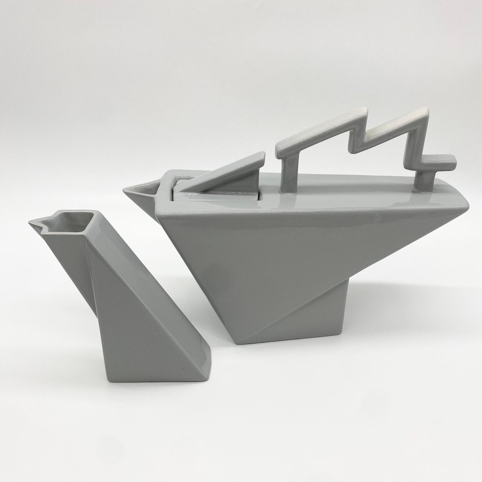 PIERRE CASENOVE POUR "STUDIO SALINS" – THÉIÈRE ET POT À LAIT, 1980s